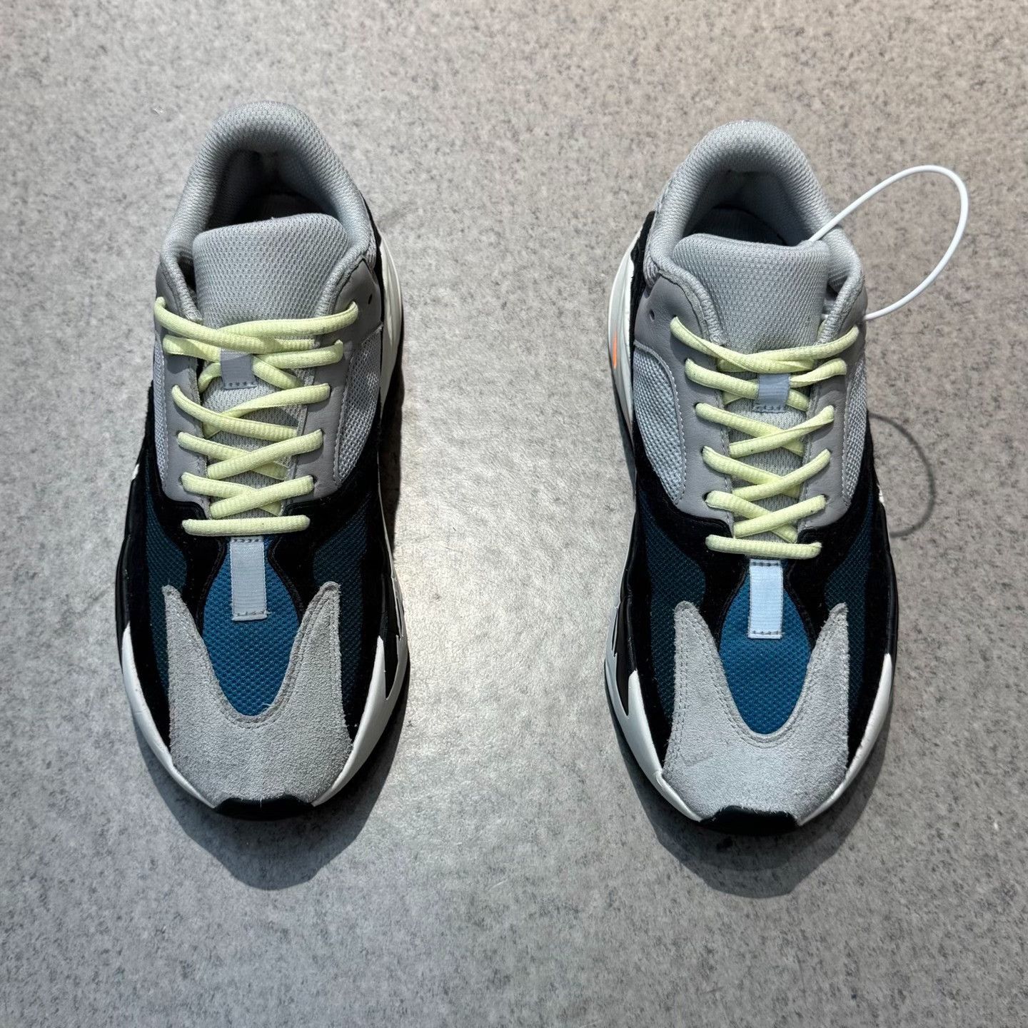 Adidas Adidas YEEZY700 Lowtop Sneakers 9.5 Men Size US 9.5 / EU 42-43 - 5 Thumbnail