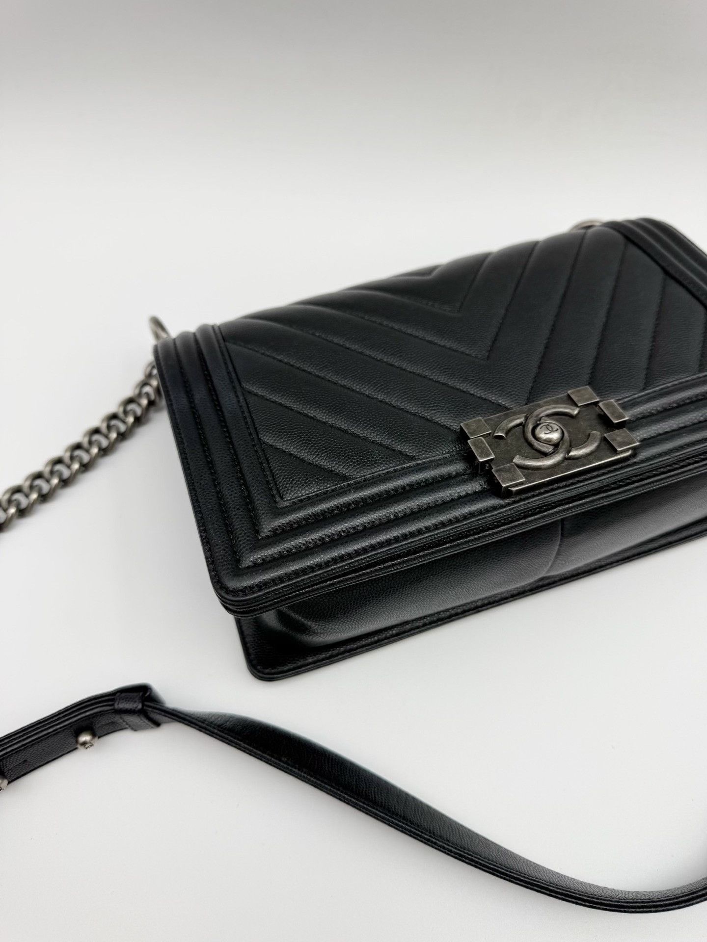 Chanel Pre-loved Bag Very good condition Size ONE SIZE - 3 Thumbnail
