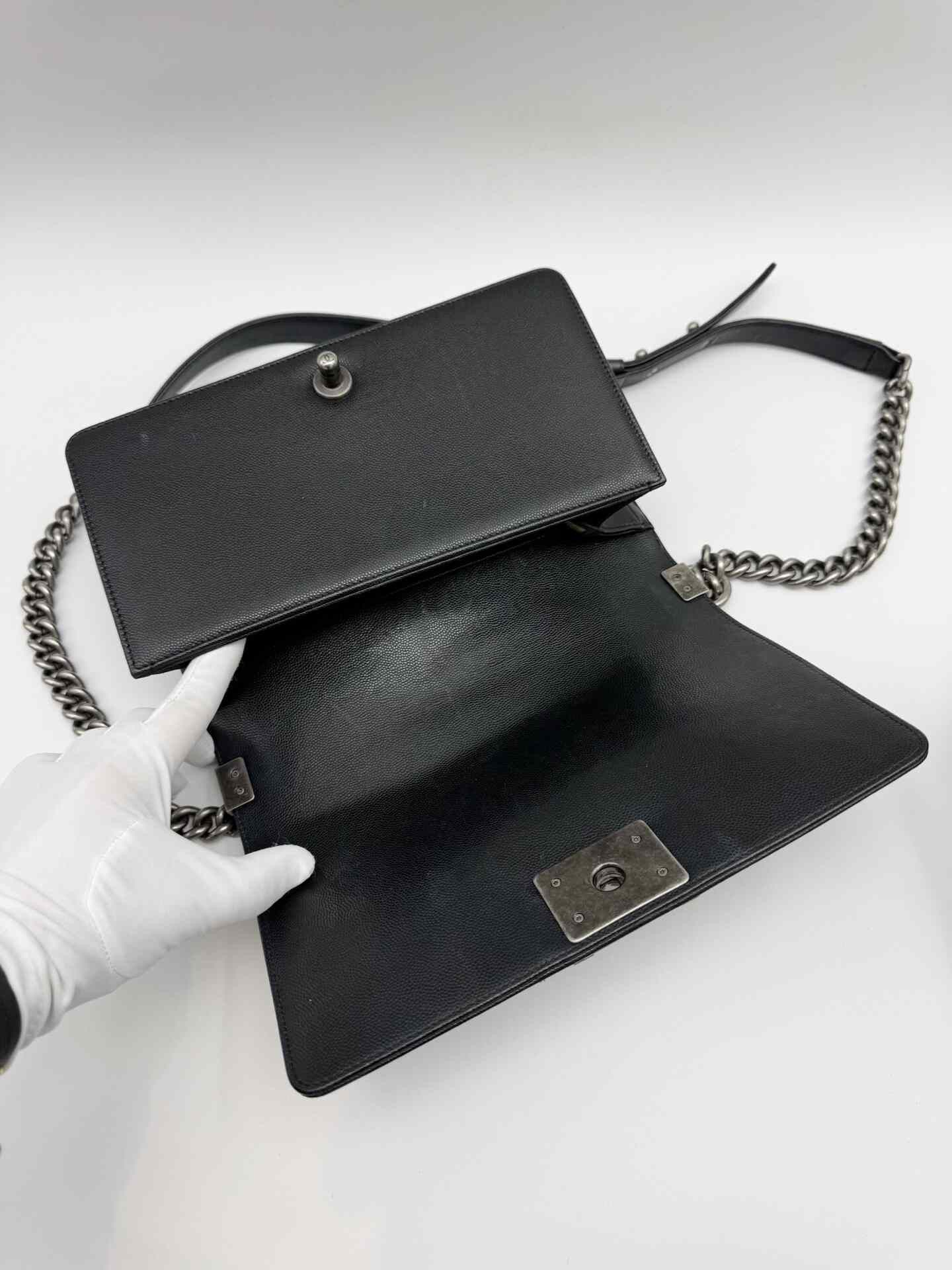Chanel Pre-loved Bag Very good condition Size ONE SIZE - 6 Thumbnail