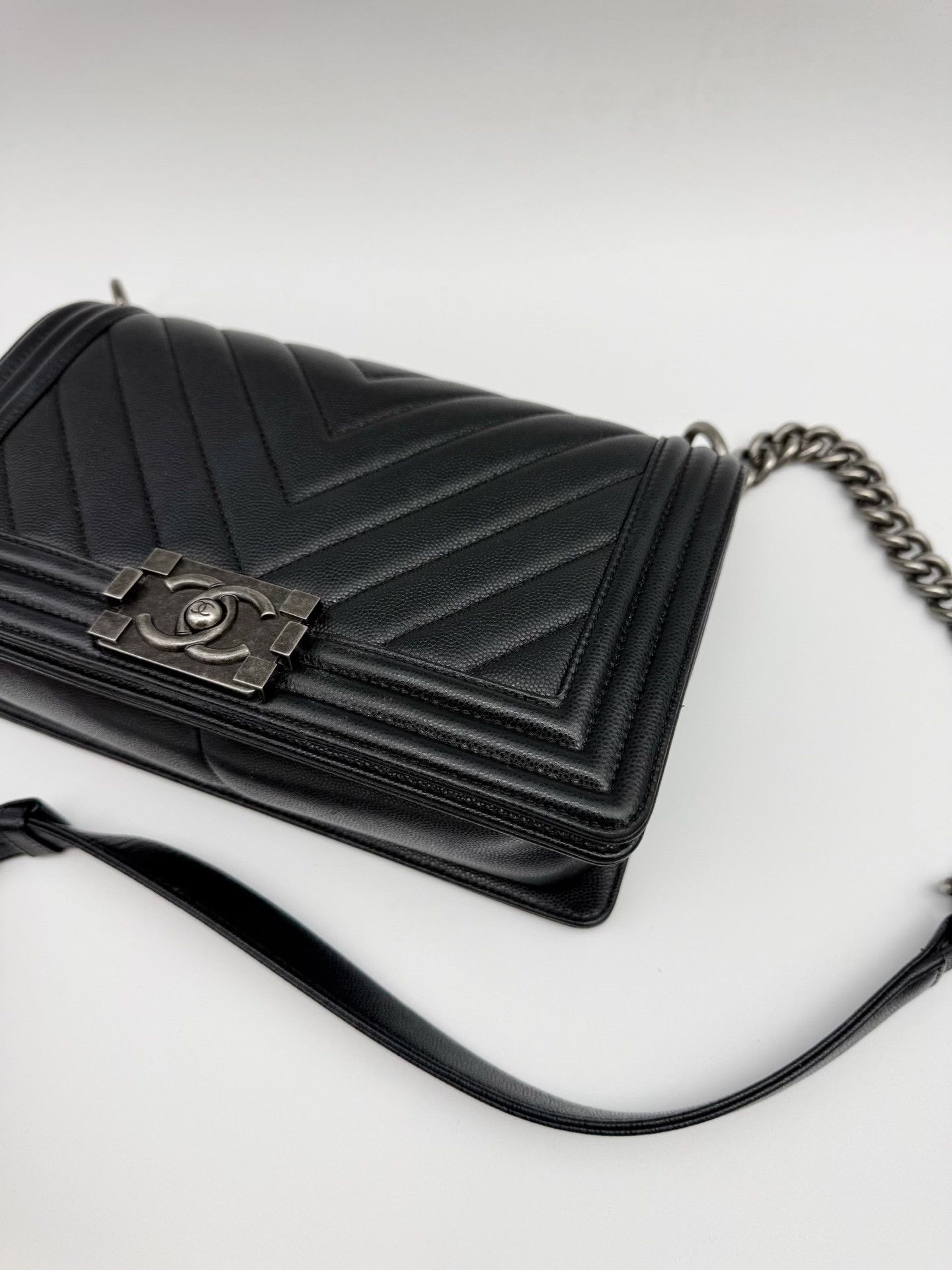 Chanel Pre-loved Bag Very good condition Size ONE SIZE - 4 Thumbnail