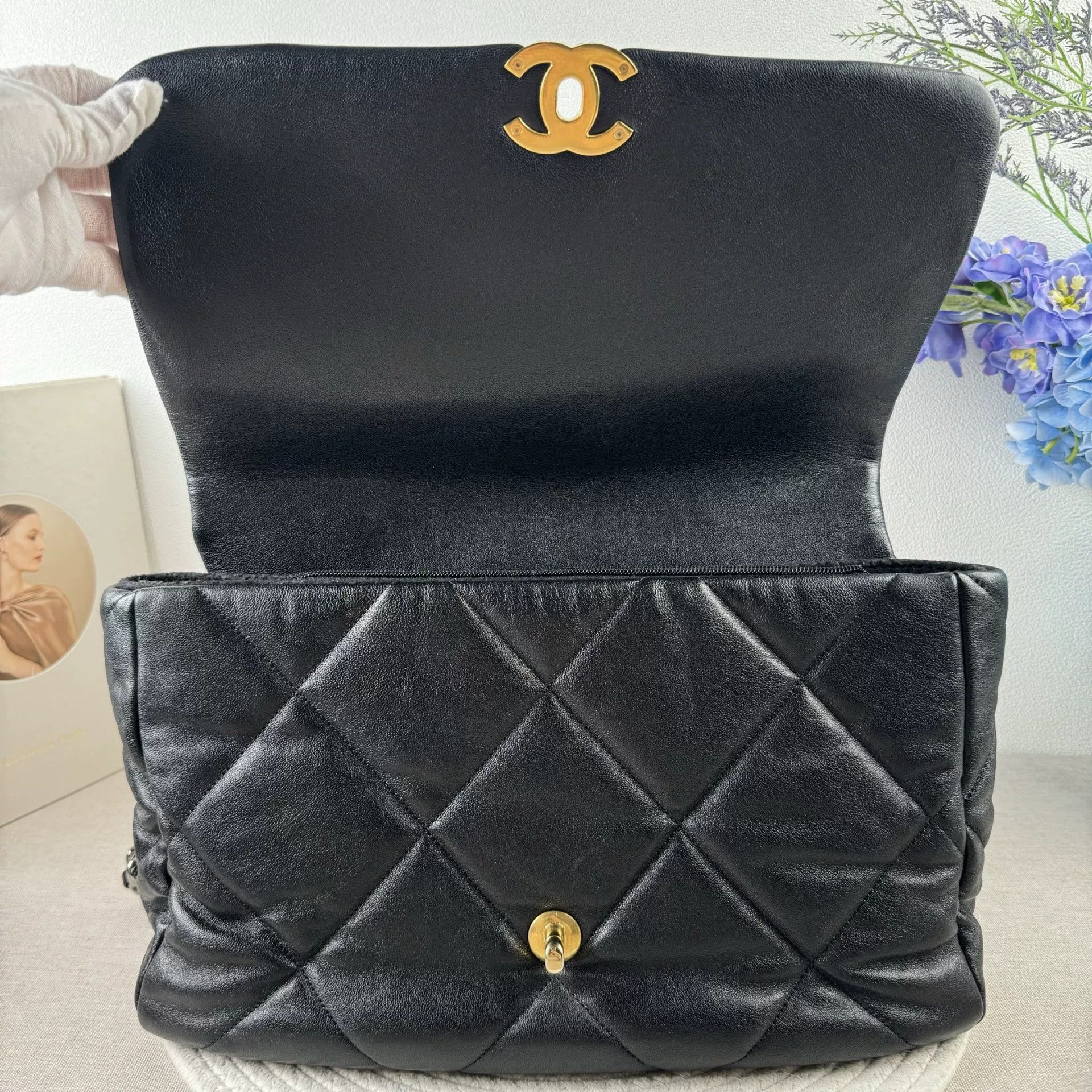 Chanel Pre-loved Bag Very good condition Size ONE SIZE - 3 Thumbnail