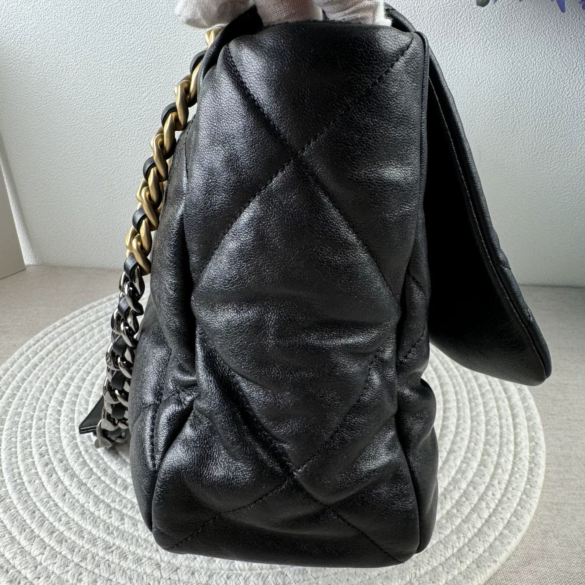 Chanel Pre-loved Bag Very good condition Size ONE SIZE - 4 Thumbnail