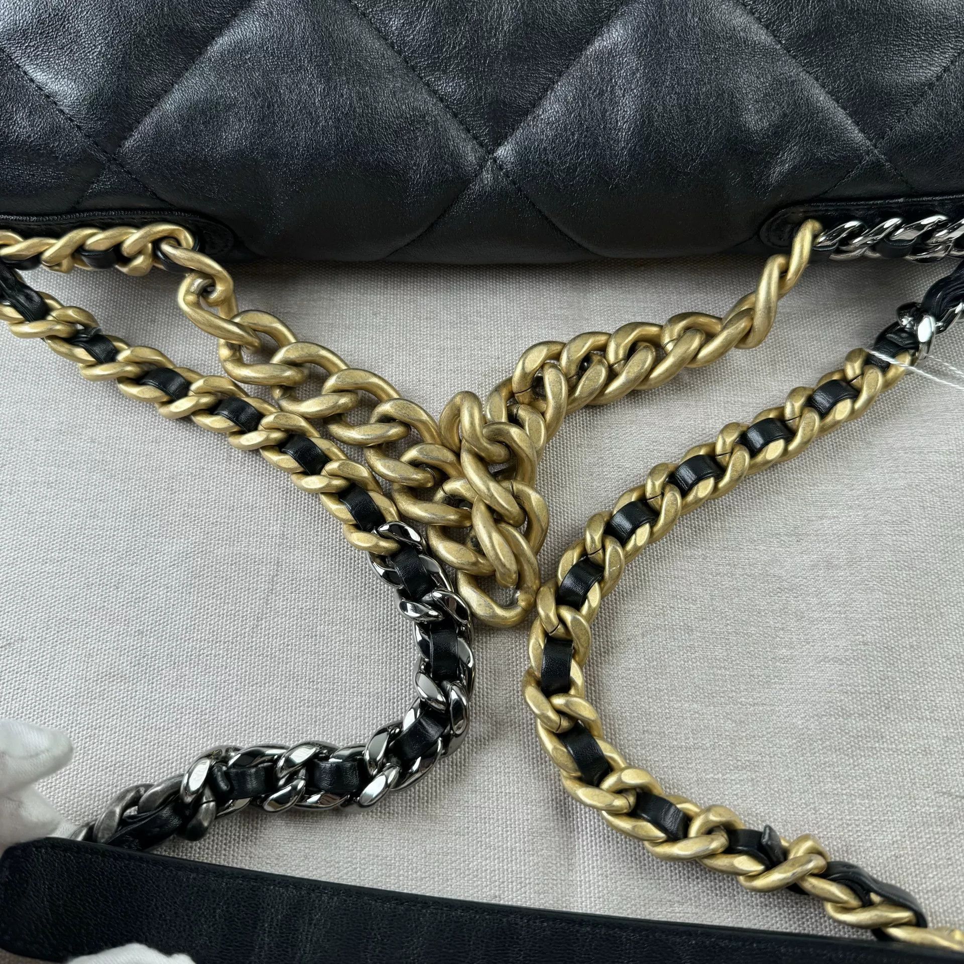 Chanel Pre-loved Bag Very good condition Size ONE SIZE - 9 Thumbnail