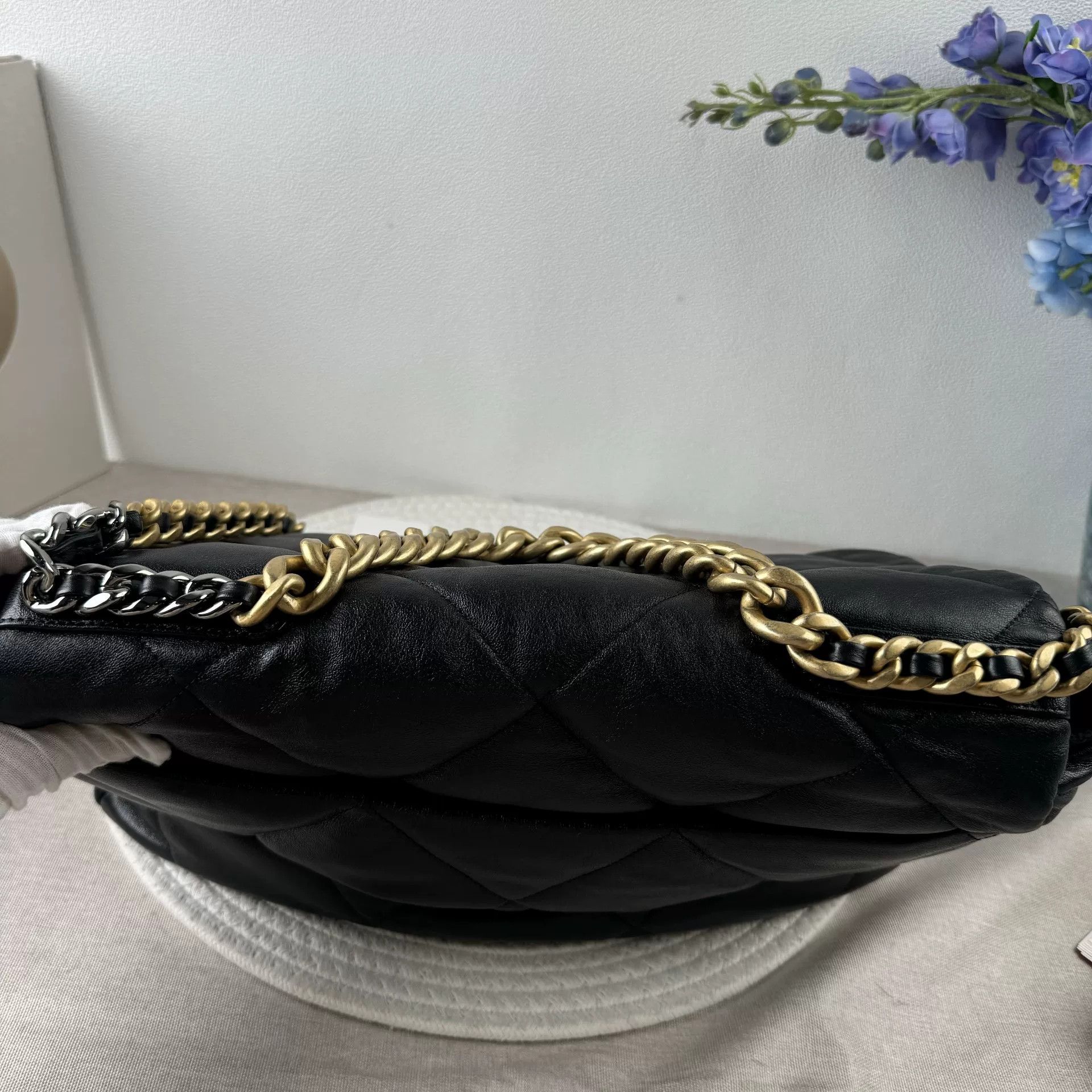 Chanel Pre-loved Bag Very good condition Size ONE SIZE - 8 Thumbnail