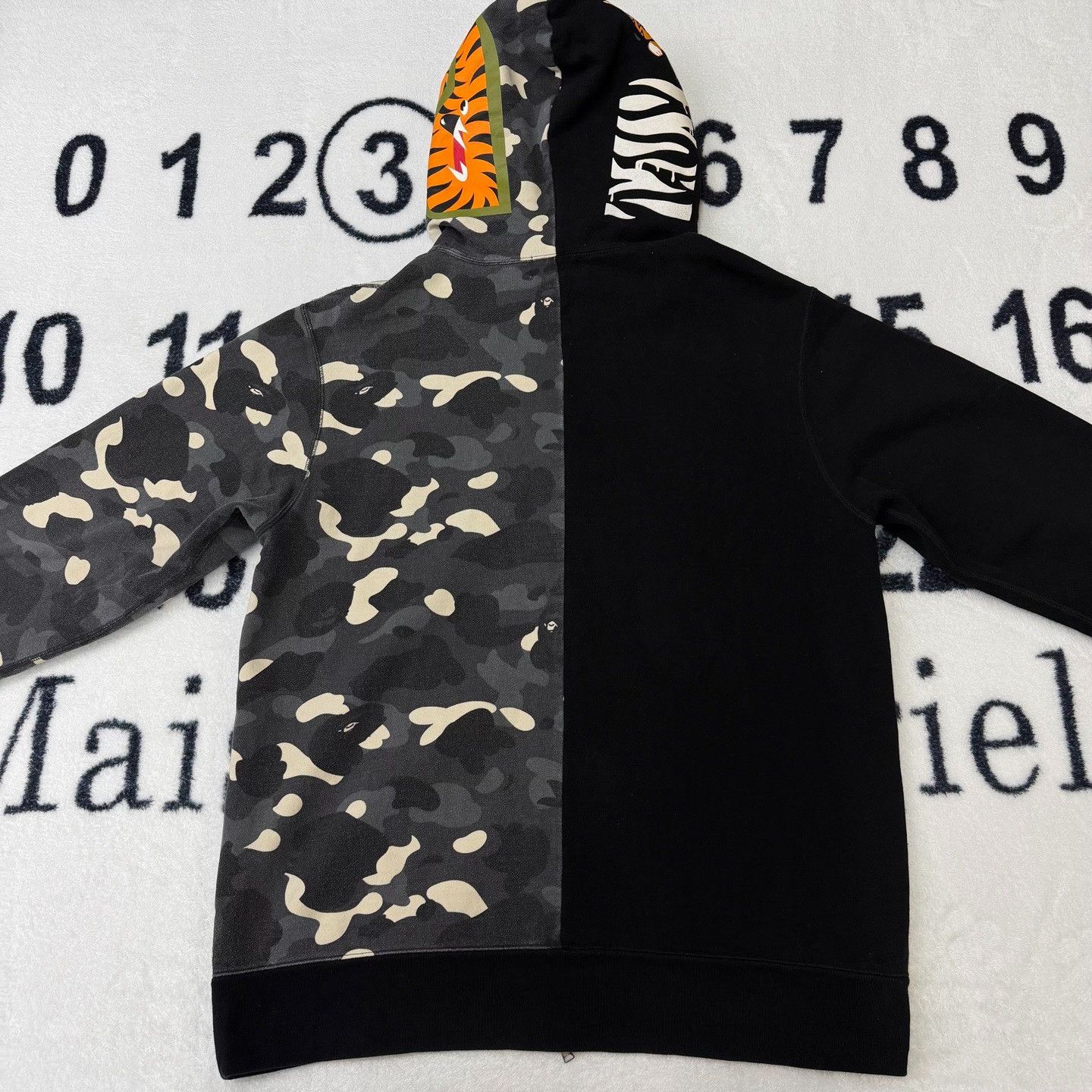 Bape Bape Shark Camo Black Light Jacket xxl Men Size US XXL / EU 58 / 5 - 3 Thumbnail