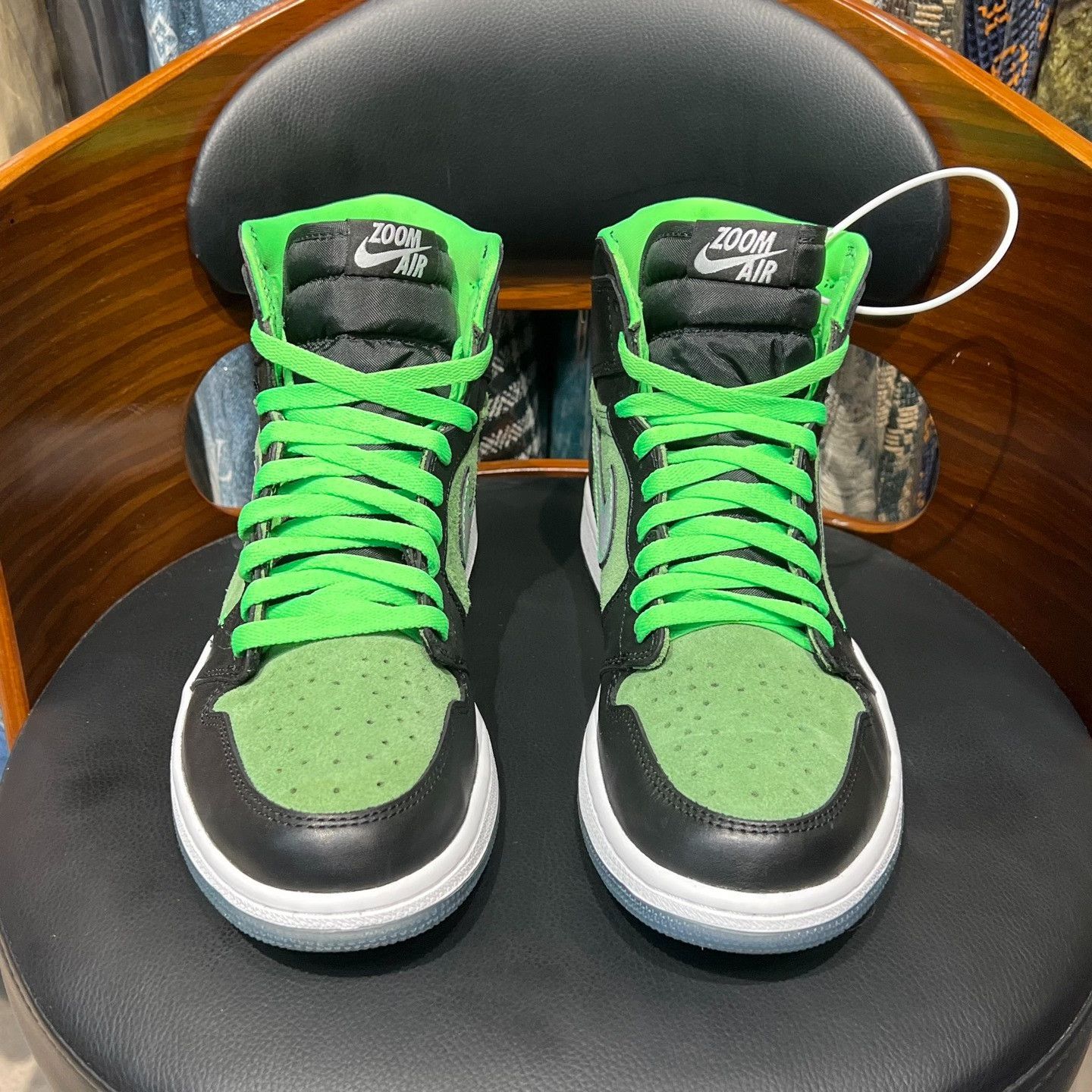Nike Nike AJ1 Green Lowtop Sneakers 10.5 Men Size US 10.5 / EU 43-44 - 2 Thumbnail
