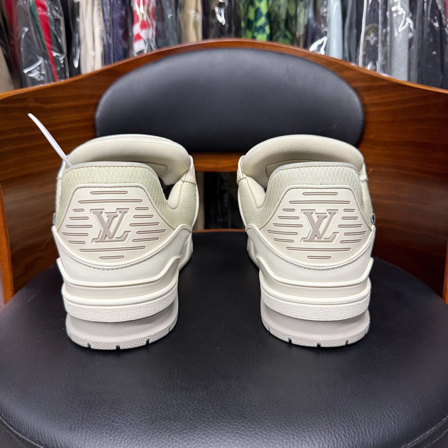 Louis Vuitton Louis Vuitton Training Gray Lowtop Sneakers 8.5 Men Size US 8.5 / EU 41-42 - 3 Thumbnail