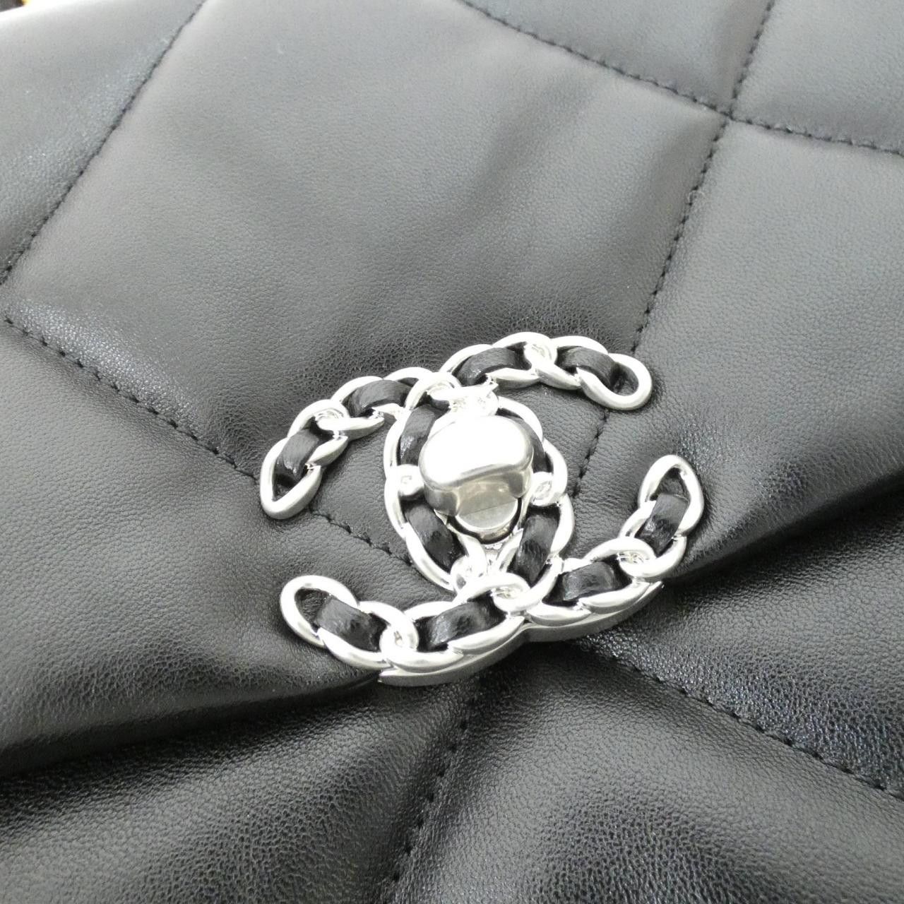 Chanel Chanel Chanel 19 Lambskin Shoulder Bag Leather Shoulder Bag AS1160 DUTY FREE for USA Size ONE SIZE - 8 Thumbnail