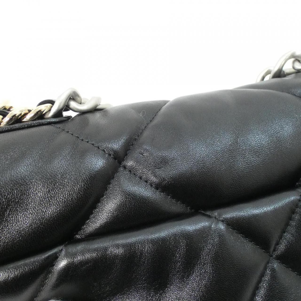Chanel Chanel Chanel 19 Lambskin Shoulder Bag Leather Shoulder Bag AS1160 DUTY FREE for USA Size ONE SIZE - 6 Thumbnail