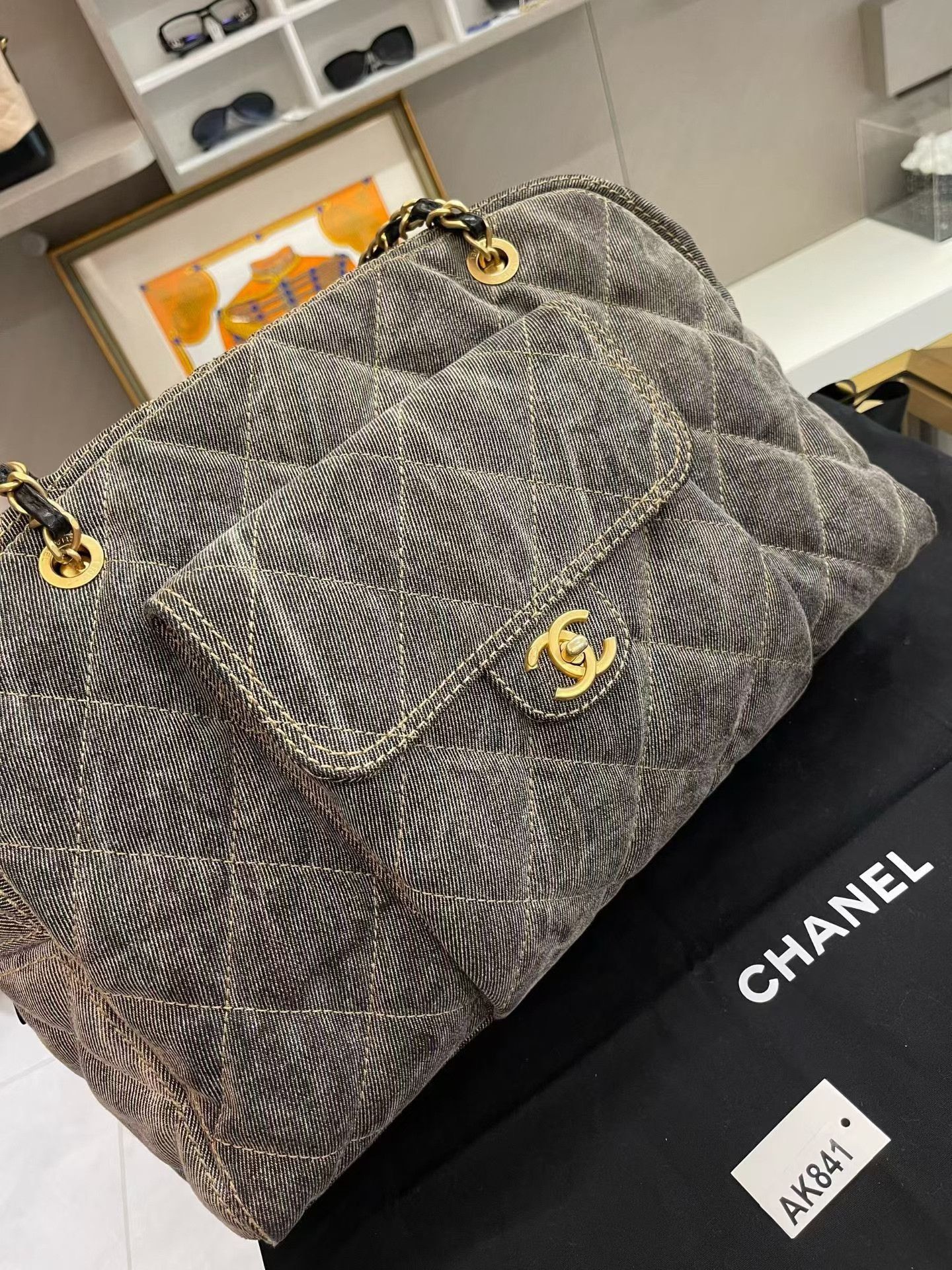 Chanel Pre-loved Bag Very good condition Size ONE SIZE - 4 Thumbnail