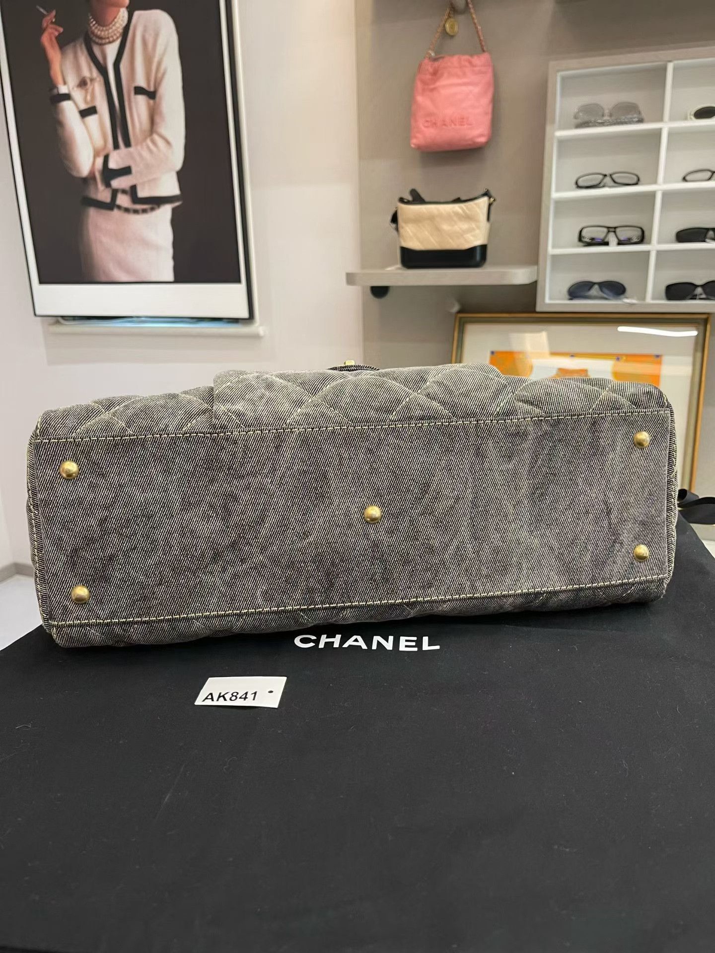 Chanel Pre-loved Bag Very good condition Size ONE SIZE - 6 Thumbnail