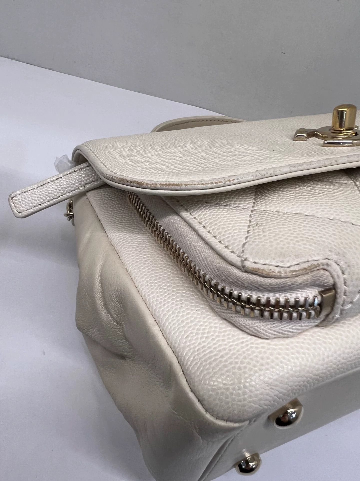 Chanel Pre-loved Bag Very good condition Size ONE SIZE - 8 Thumbnail