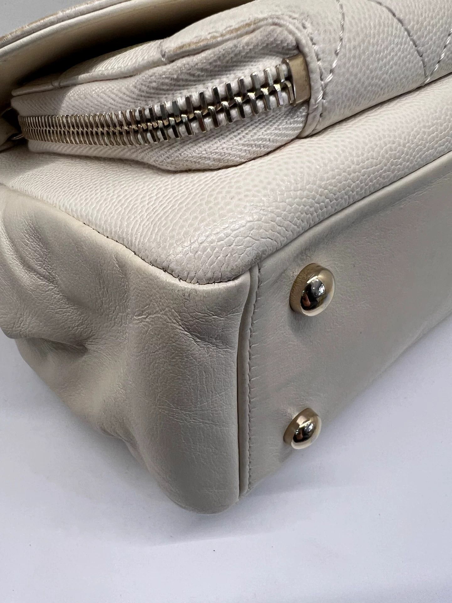 Chanel Pre-loved Bag Very good condition Size ONE SIZE - 4 Thumbnail