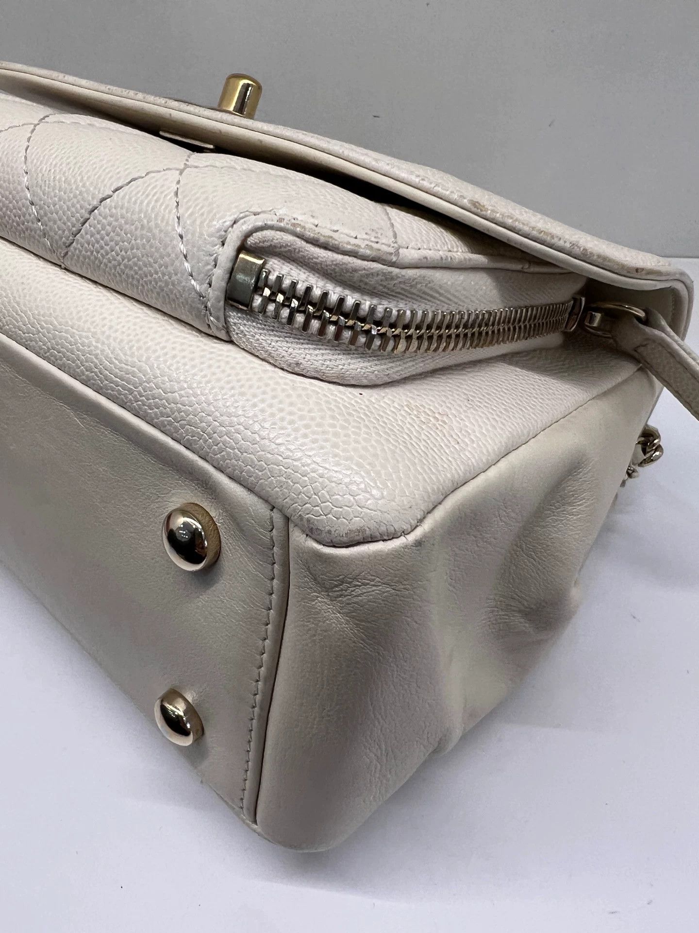 Chanel Pre-loved Bag Very good condition Size ONE SIZE - 3 Thumbnail