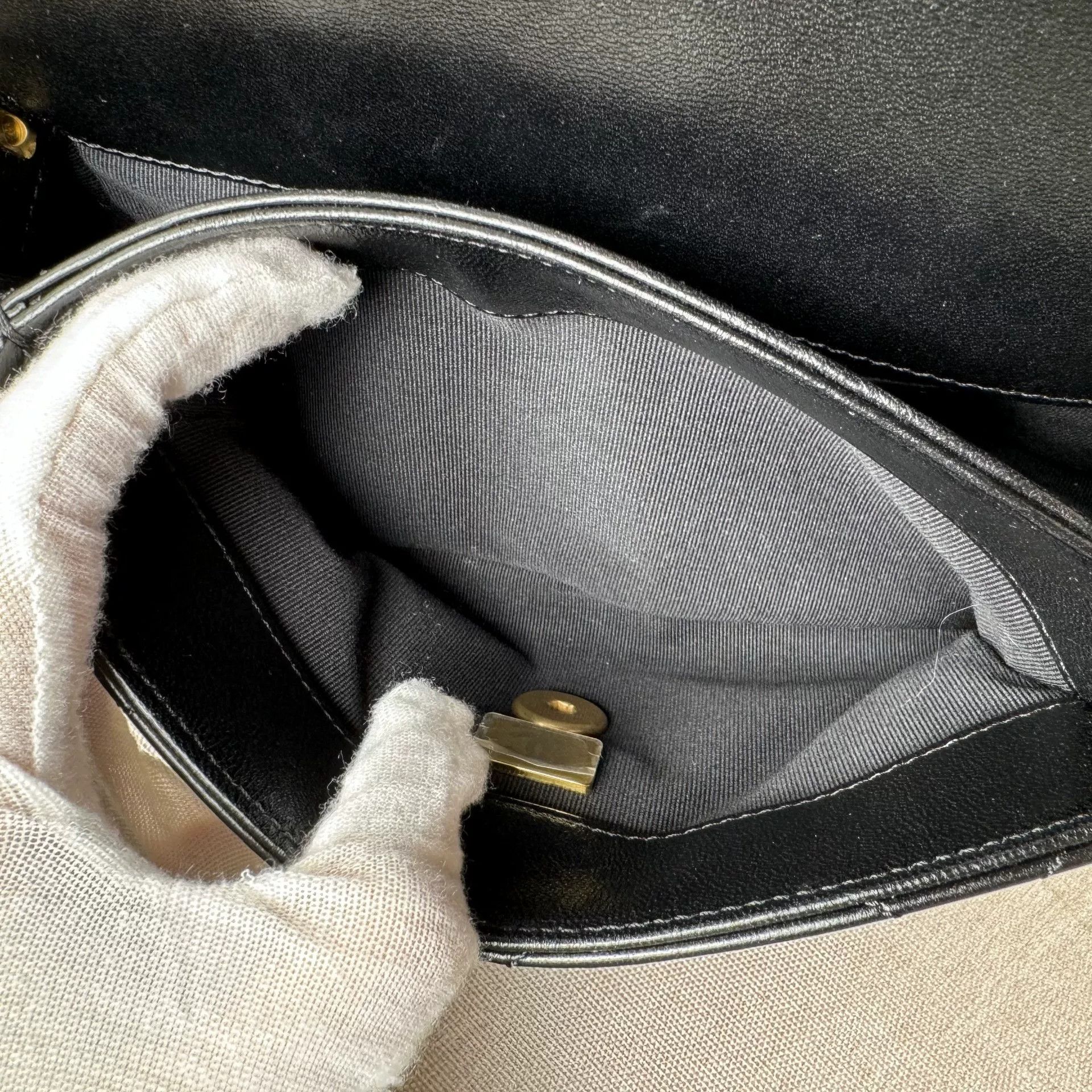 Chanel Pre-loved Bag Very good condition Size ONE SIZE - 9 Thumbnail