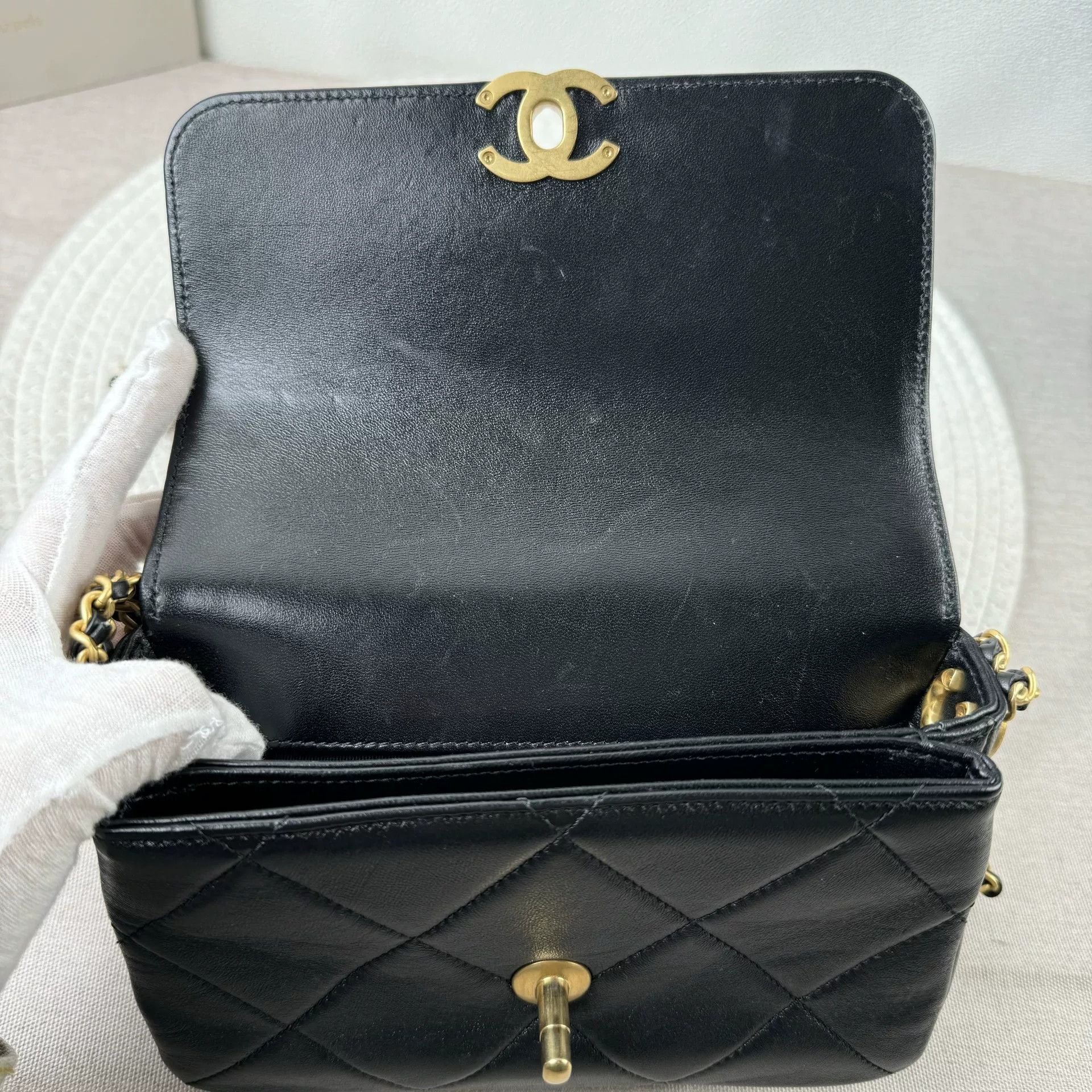 Chanel Pre-loved Bag Very good condition Size ONE SIZE - 2 Thumbnail