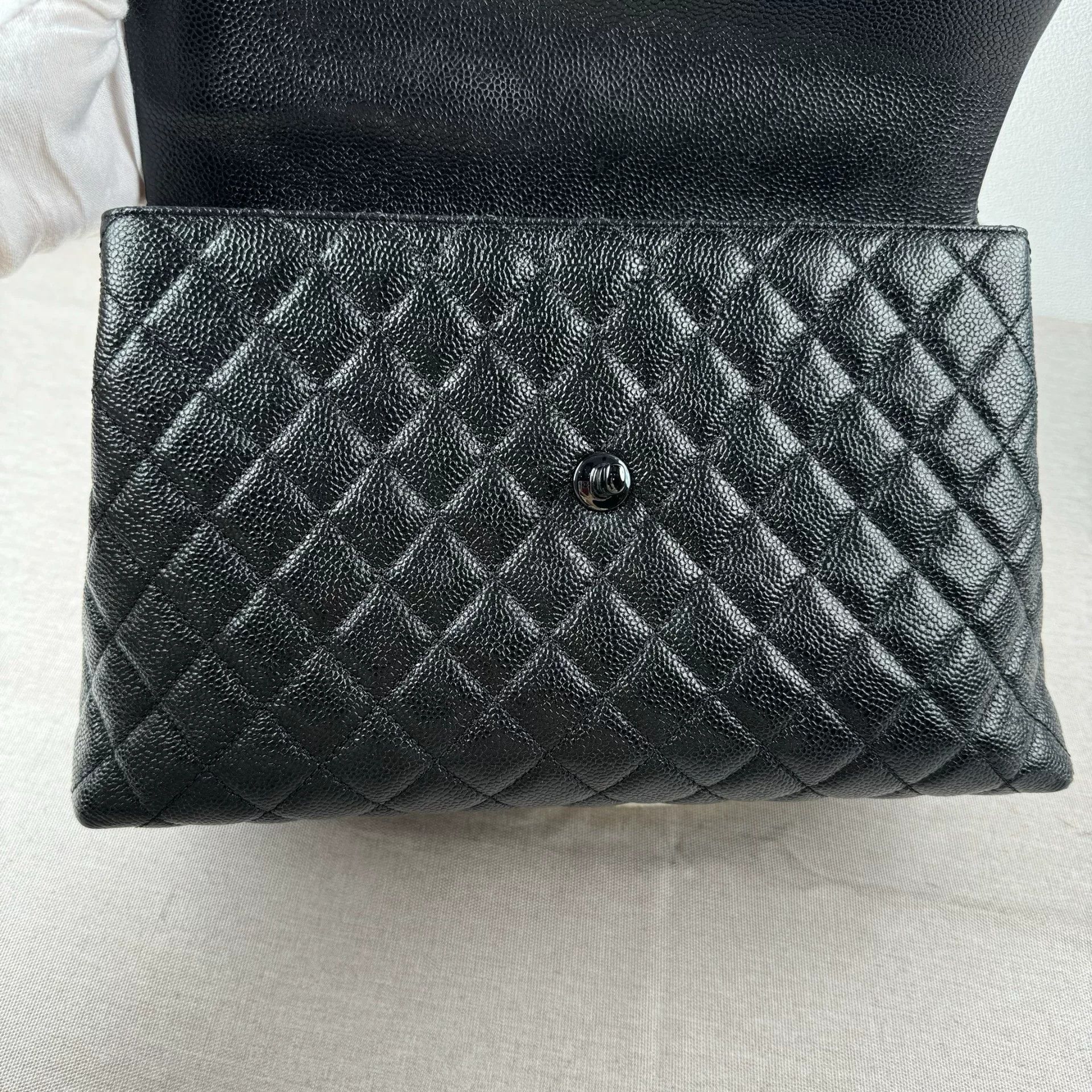 Chanel Pre-loved Bag Very good condition Size ONE SIZE - 6 Thumbnail