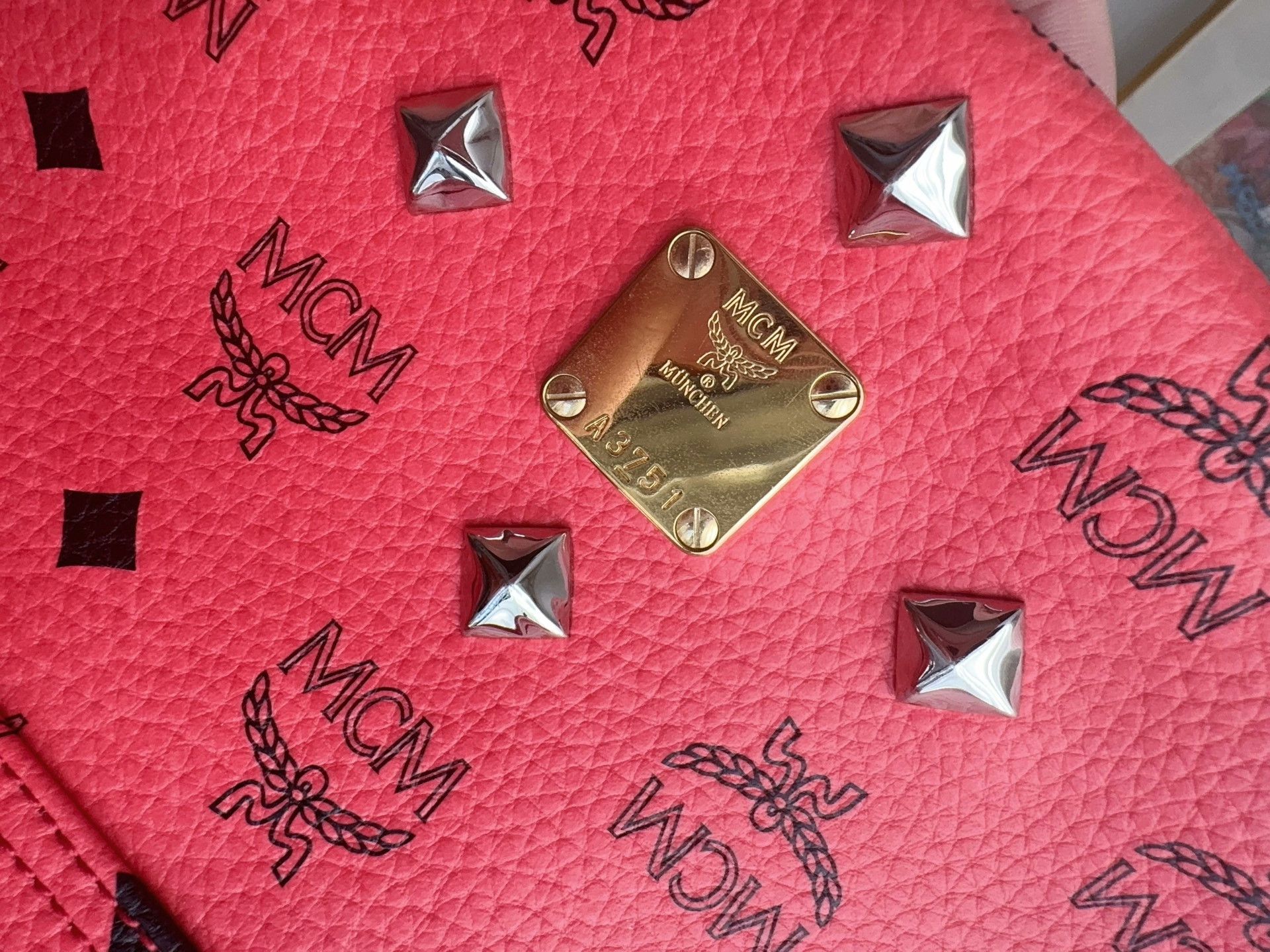 MCM Pre-loved Bag Very good condition Size ONE SIZE - 4 Thumbnail