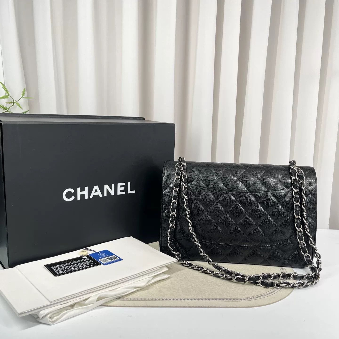 Chanel Pre-loved Bag Very good condition Size ONE SIZE - 2 Thumbnail