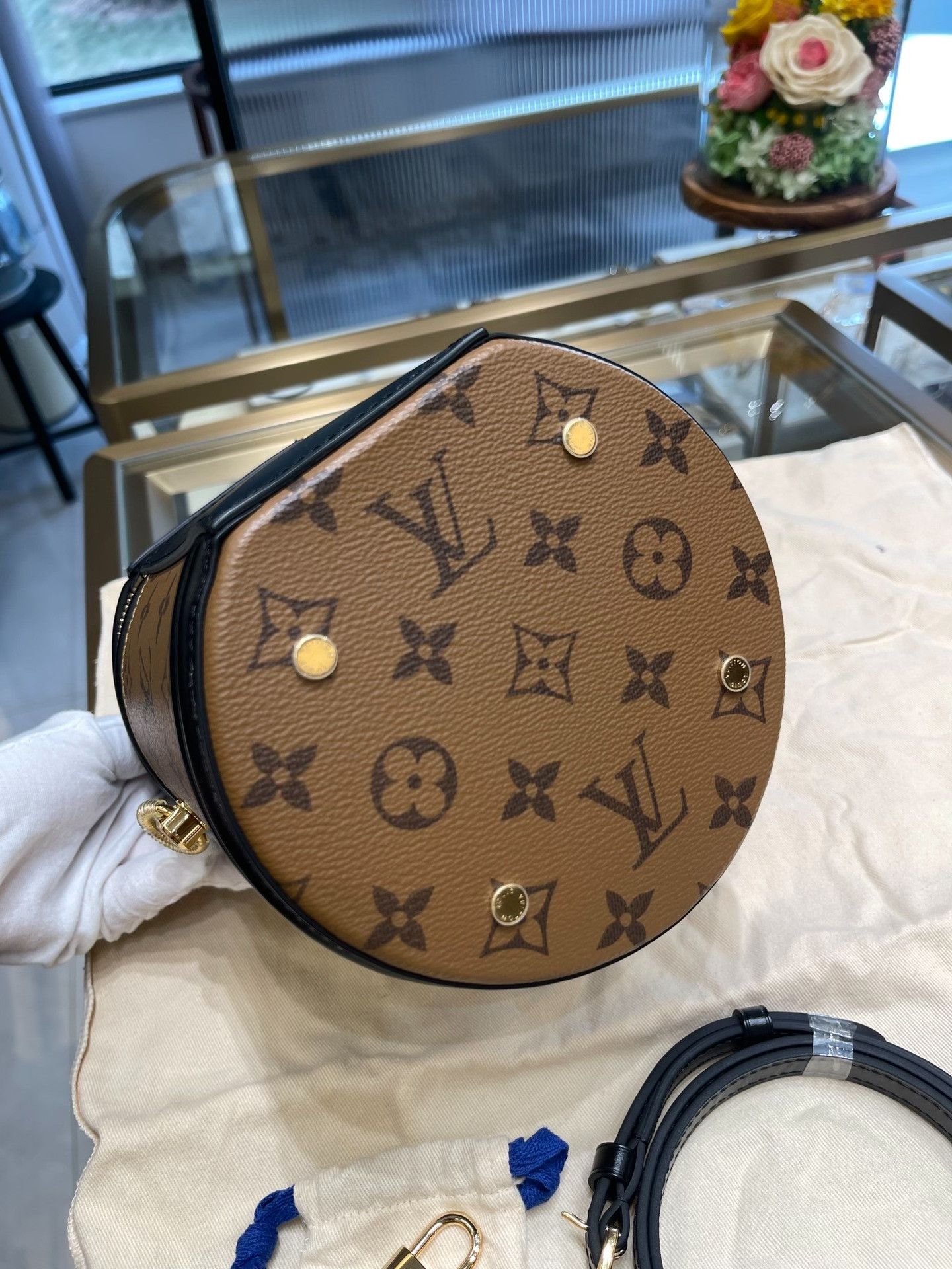 Louis Vuitton Pre-loved Bag Very good condition Size ONE SIZE - 5 Thumbnail