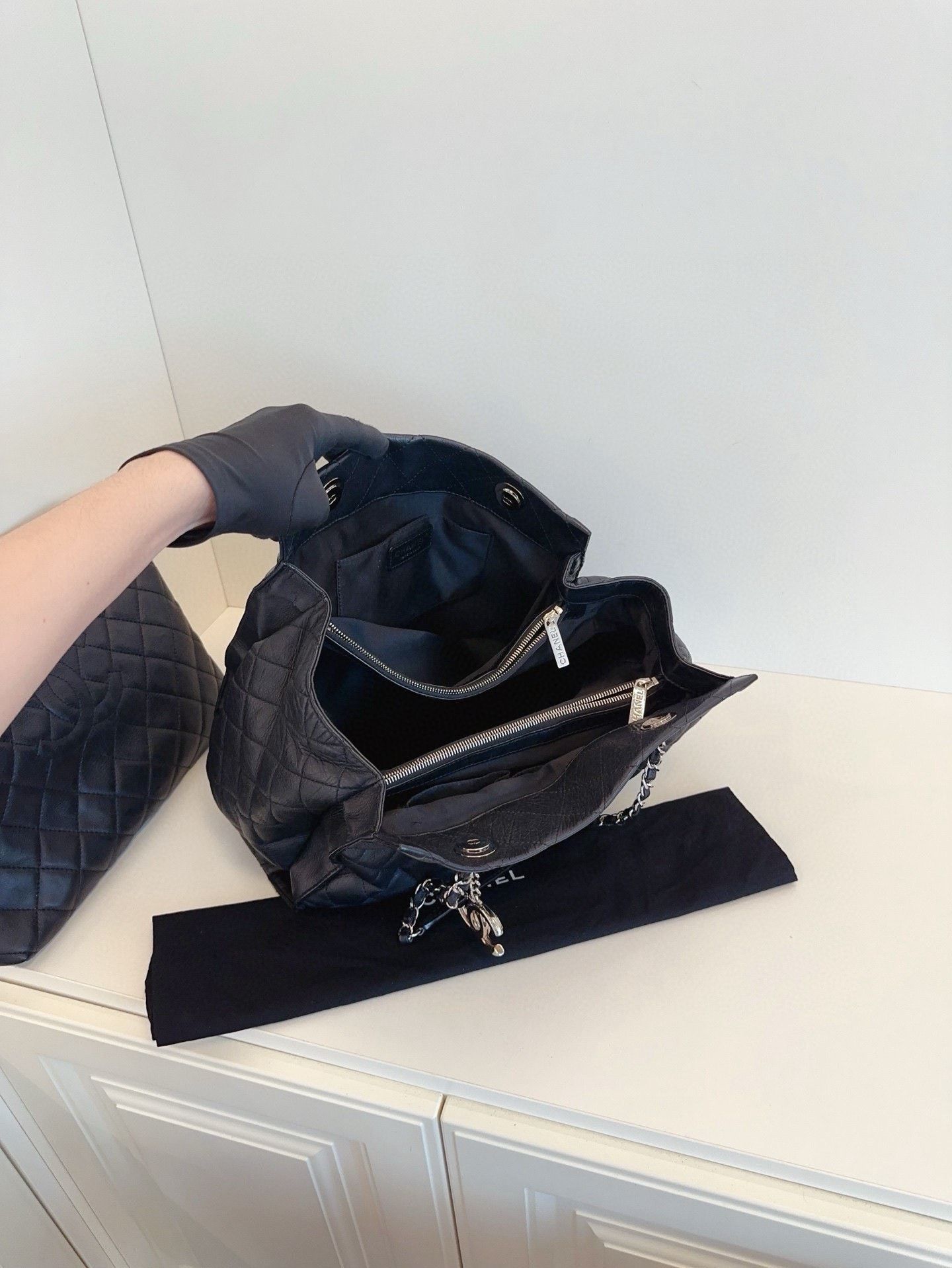 Chanel Pre-loved Bag Very good condition Size ONE SIZE - 8 Thumbnail