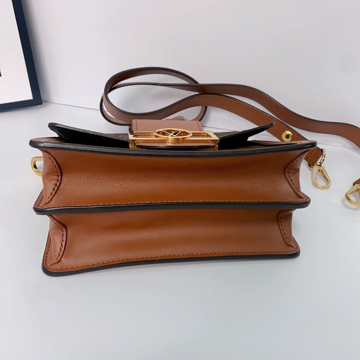 Louis Vuitton Pre-loved Bag Very good condition Size ONE SIZE - 5 Thumbnail