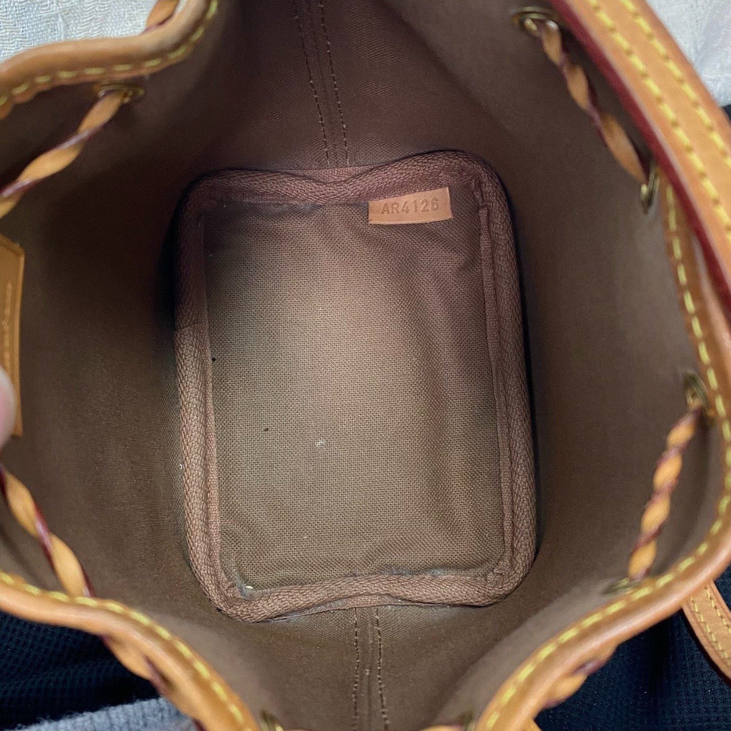 Louis Vuitton Pre-loved Bag Very good condition Size ONE SIZE - 8 Thumbnail