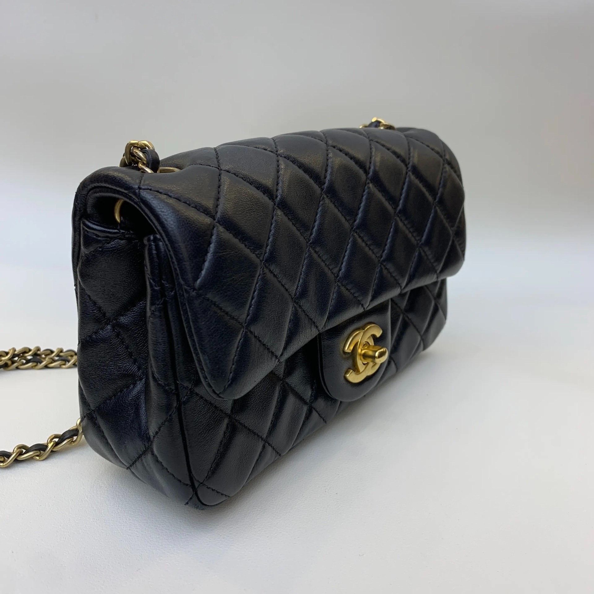 Chanel Pre-loved Bag Very good condition Size ONE SIZE - 2 Thumbnail