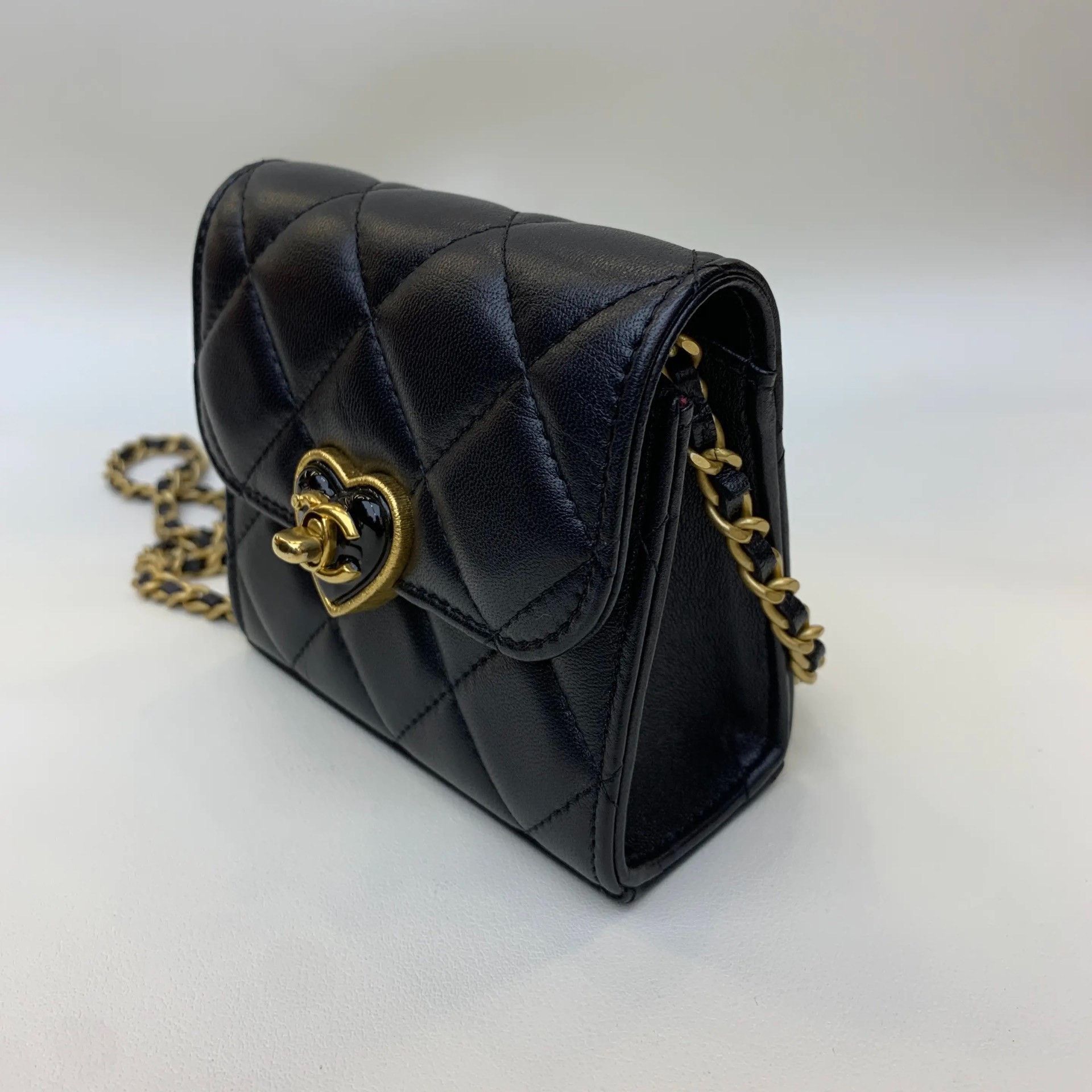 Chanel Pre-loved Bag Very good condition Size ONE SIZE - 3 Thumbnail