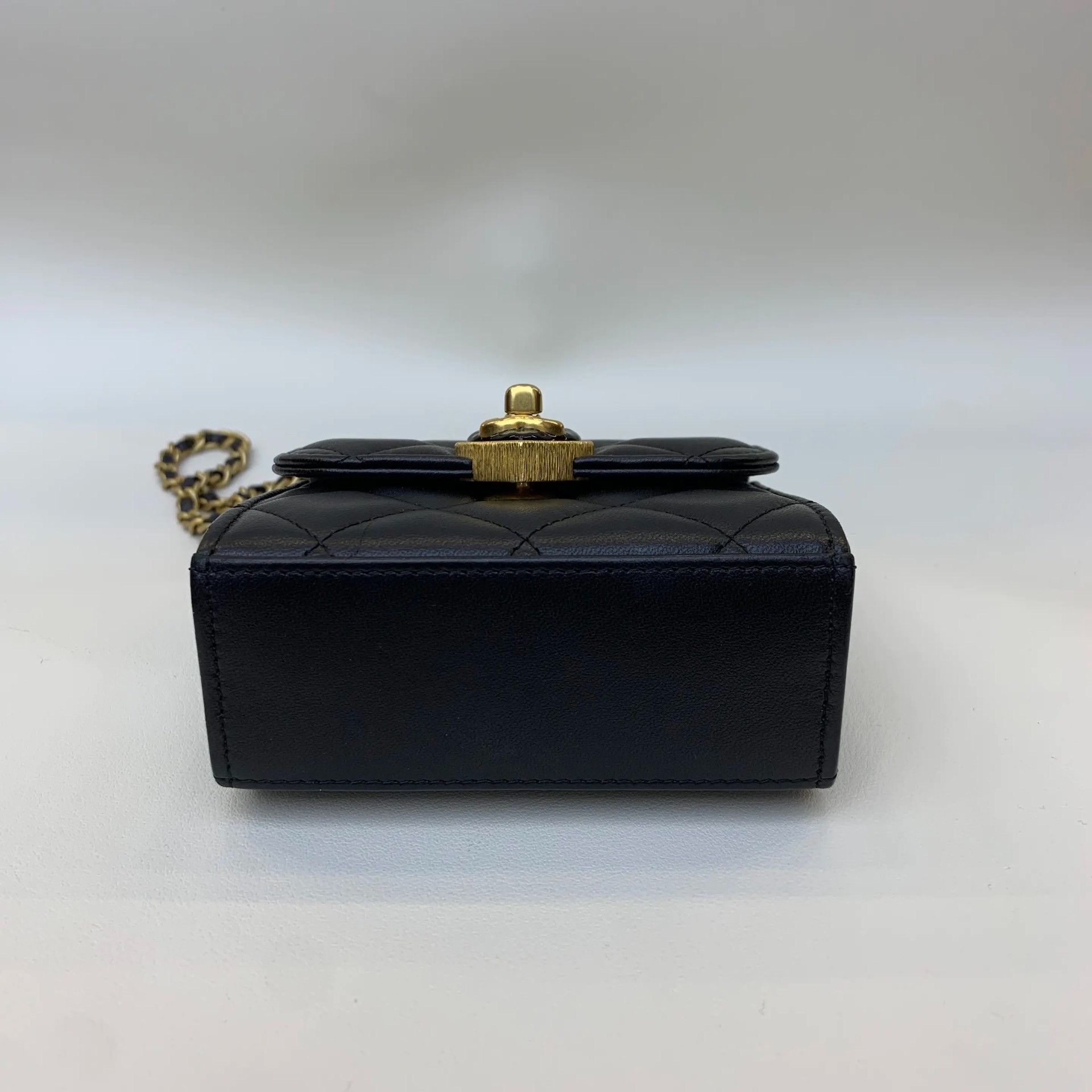 Chanel Pre-loved Bag Very good condition Size ONE SIZE - 6 Thumbnail