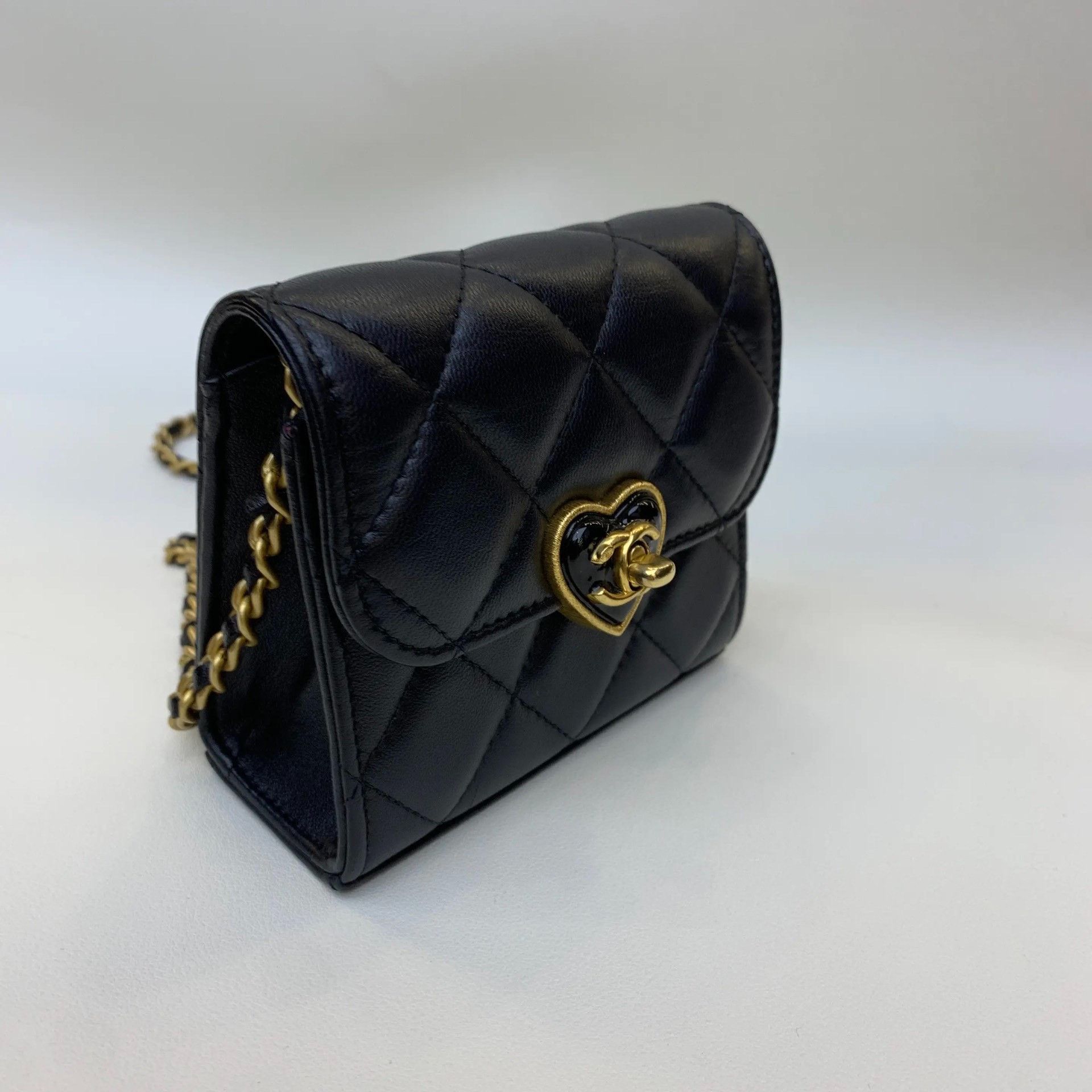 Chanel Pre-loved Bag Very good condition Size ONE SIZE - 2 Thumbnail