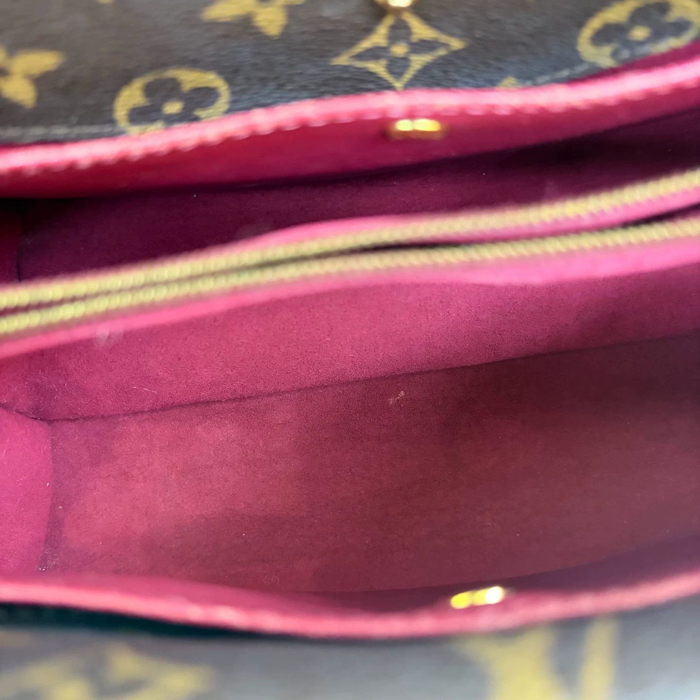 Louis Vuitton Pre-loved Bag Very good condition Size ONE SIZE - 8 Thumbnail