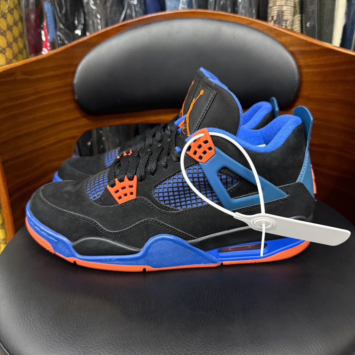 Nike Nike AJ4 Lowtop Sneakers 9 Men Size US 9 / EU 42 - 6 Thumbnail