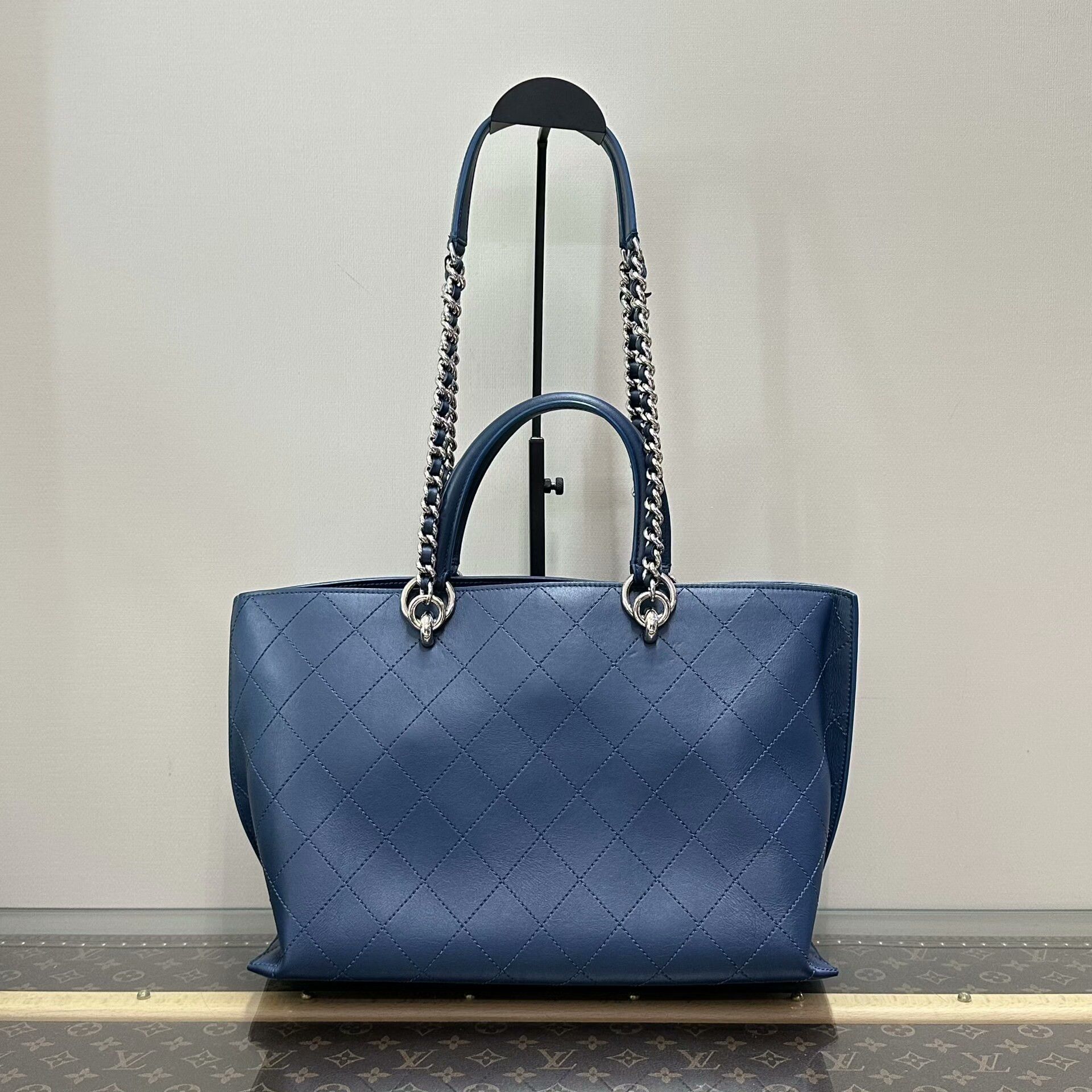 Chanel Pre-loved Bag Very good condition Size ONE SIZE - 2 Thumbnail