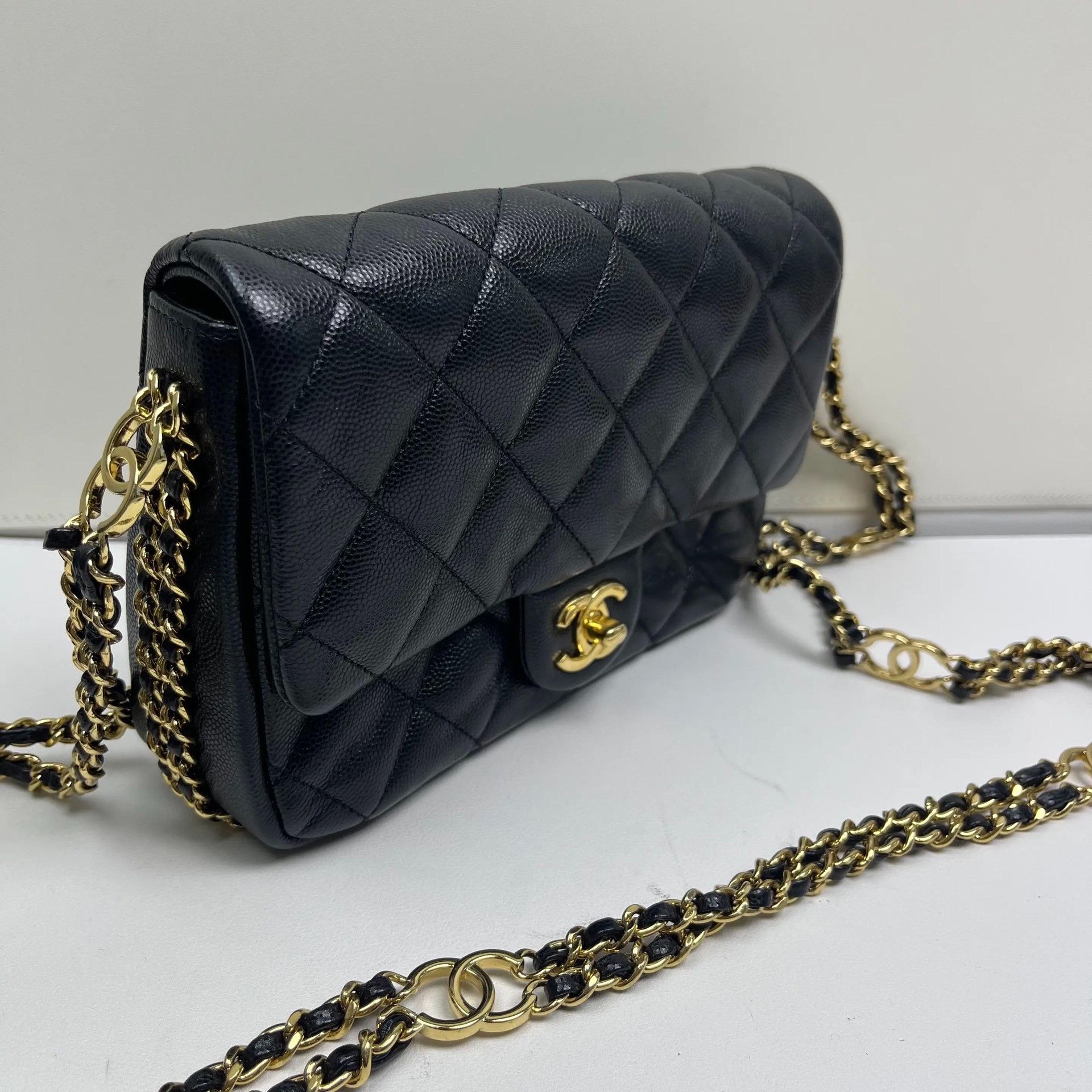 Chanel Pre-loved Bag Very good condition Size ONE SIZE - 2 Thumbnail