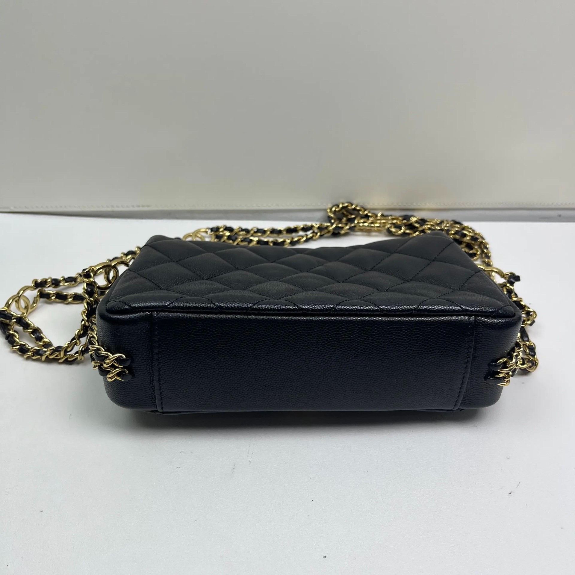 Chanel Pre-loved Bag Very good condition Size ONE SIZE - 5 Thumbnail