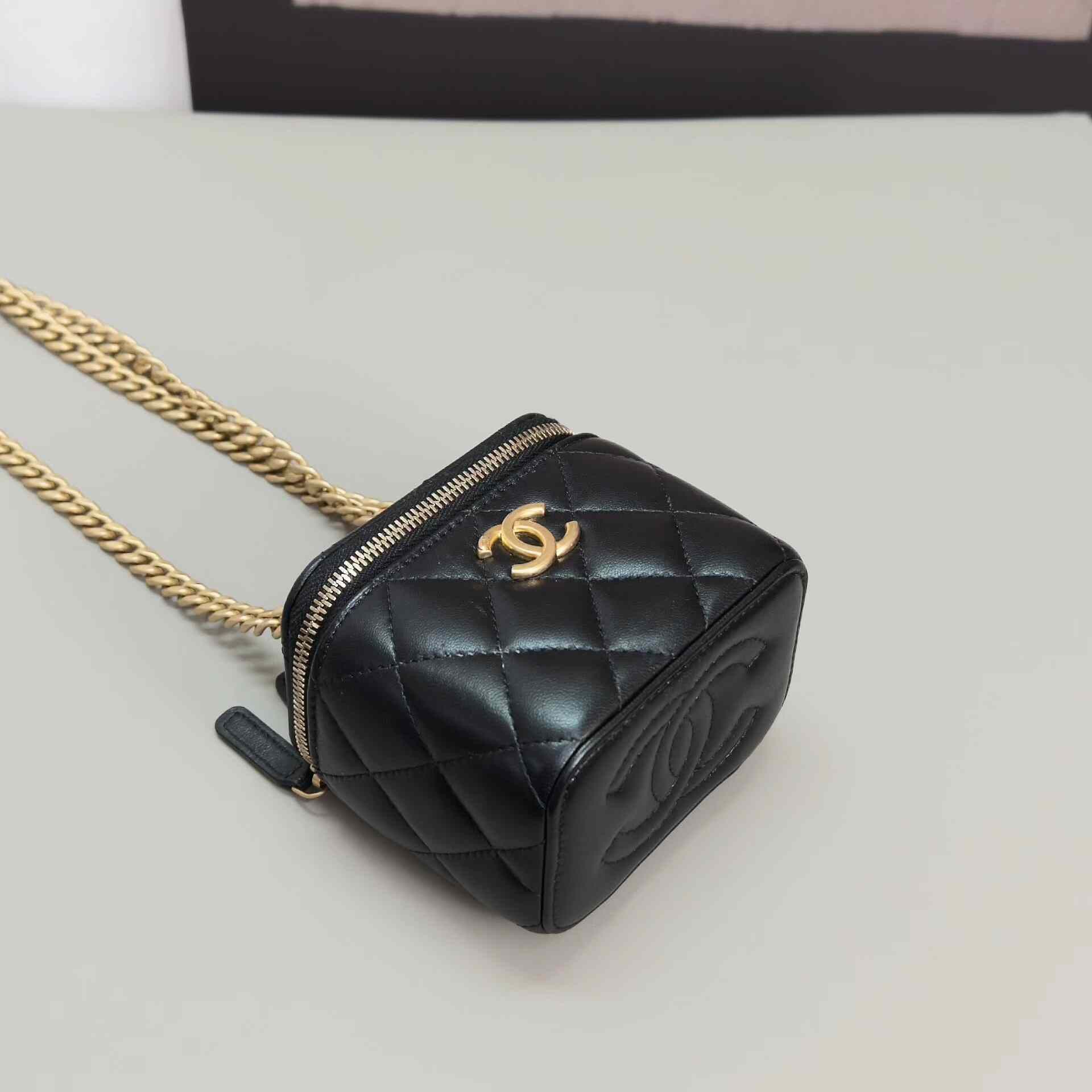 Chanel Pre-loved Bag Very good condition Size ONE SIZE - 4 Thumbnail