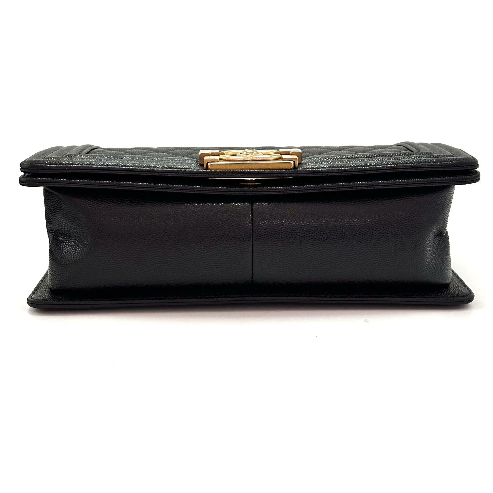 Chanel Pre-loved Bag Very good condition Size ONE SIZE - 5 Thumbnail