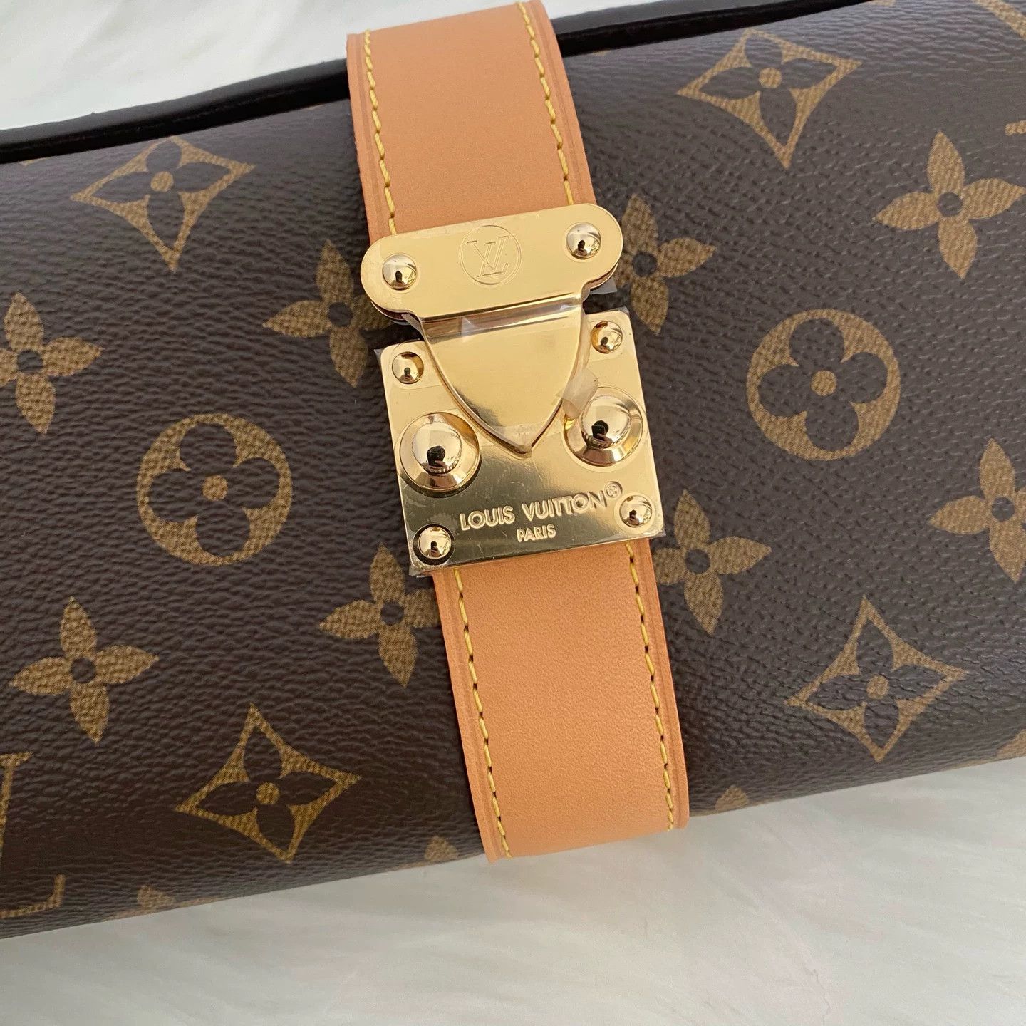 Louis Vuitton Pre-loved Bag Very good condition Size ONE SIZE - 7 Thumbnail