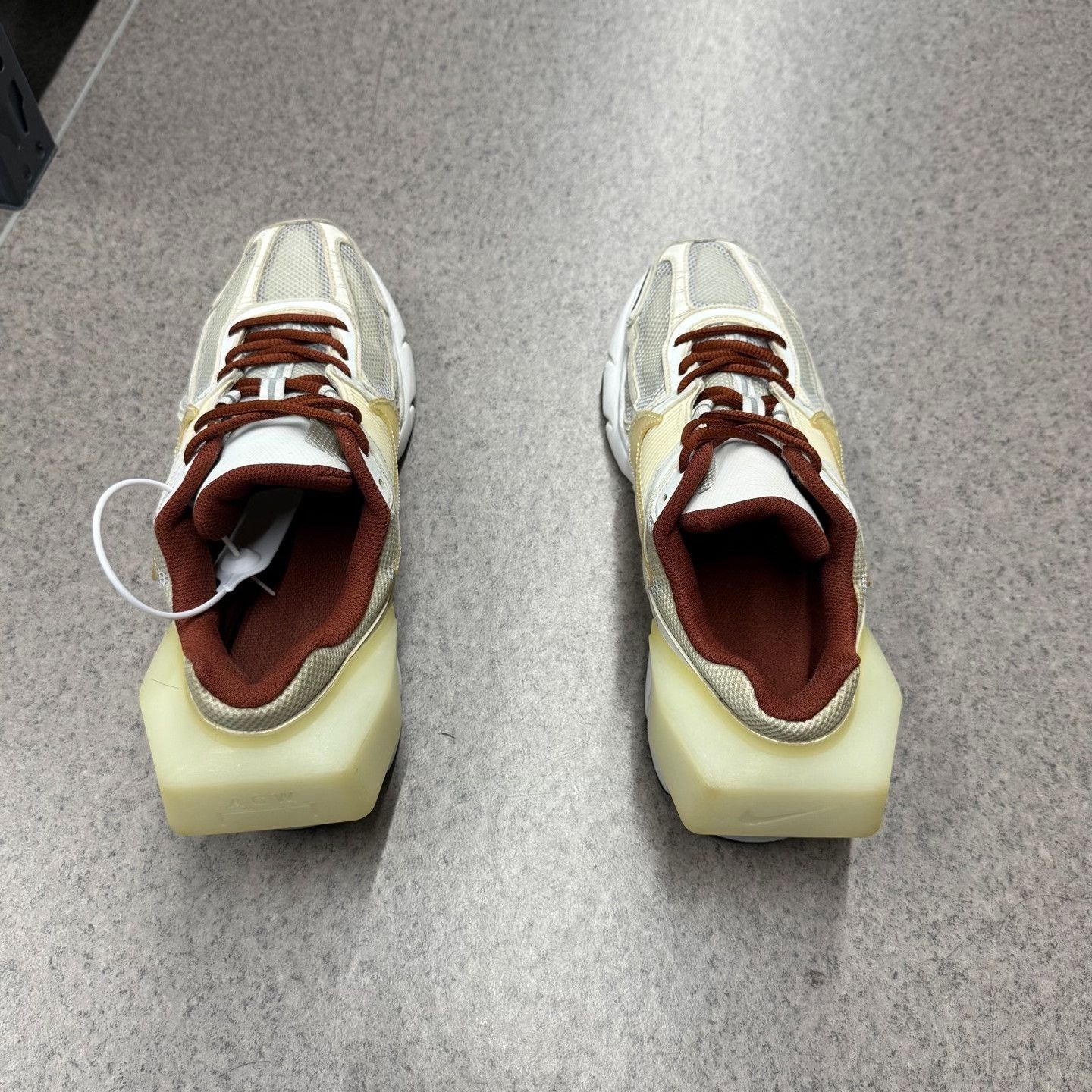 Nike Nike ZOOM 刮刮乐 White Lowtop Sneakers 10 Men Size US 10 / EU 43 - 7 Thumbnail