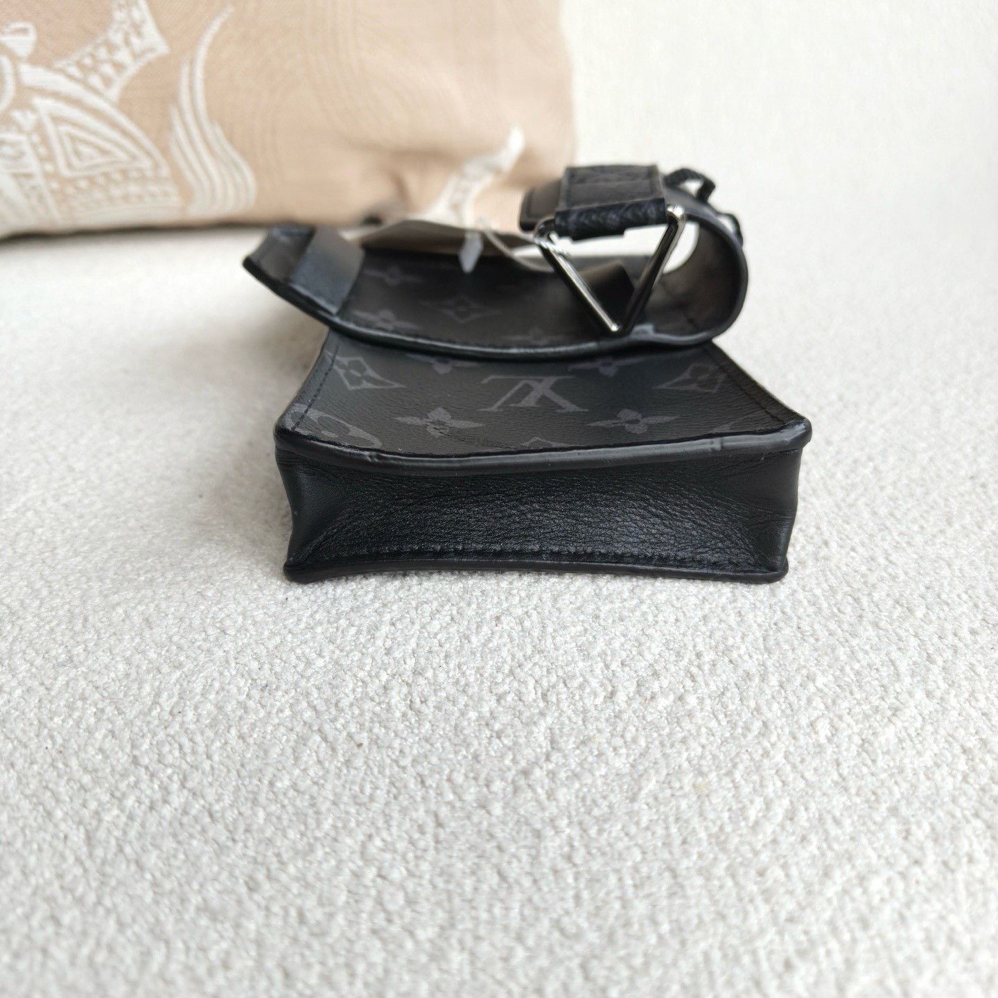 Louis Vuitton Pre-loved Bag Very good condition Size ONE SIZE - 5 Thumbnail