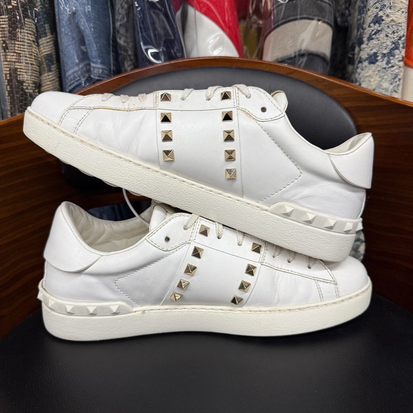 Valentino Valentino White Lowtop Sneakers 9 Men Size US 9 / EU 42 - 7 Thumbnail