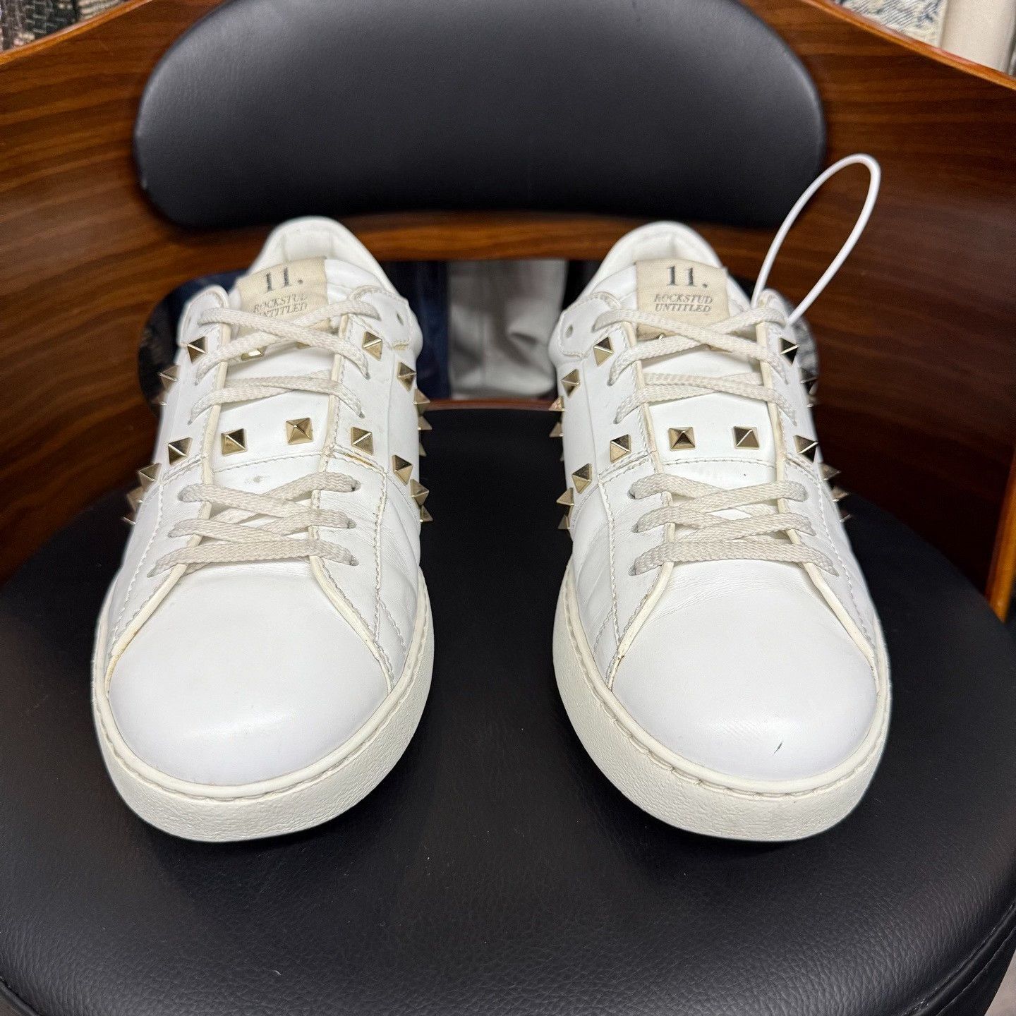 Valentino Valentino White Lowtop Sneakers 9 Men Size US 9 / EU 42 - 2 Thumbnail