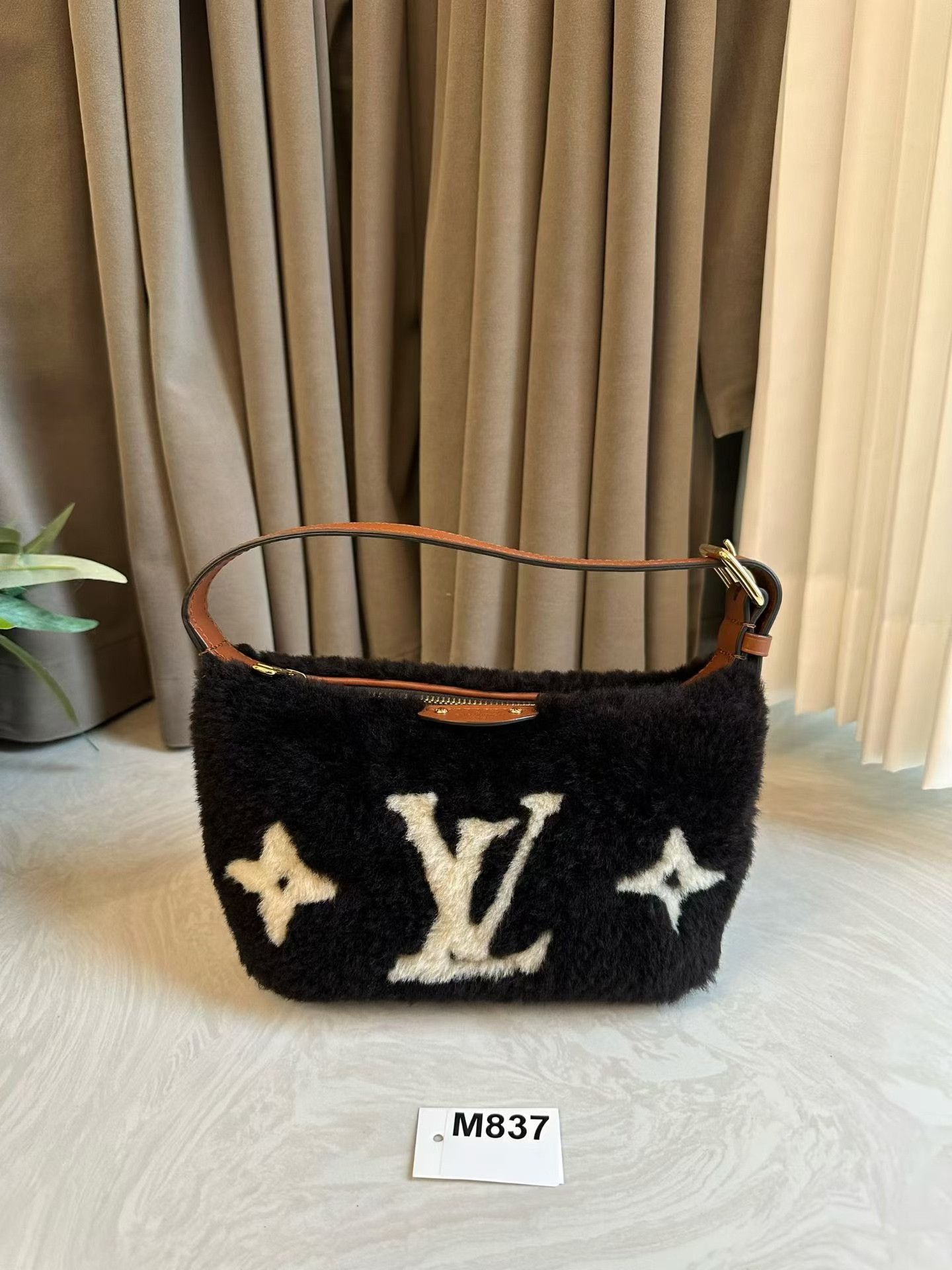 Louis Vuitton Pre-loved Bag Very good condition Size ONE SIZE - 3 Thumbnail