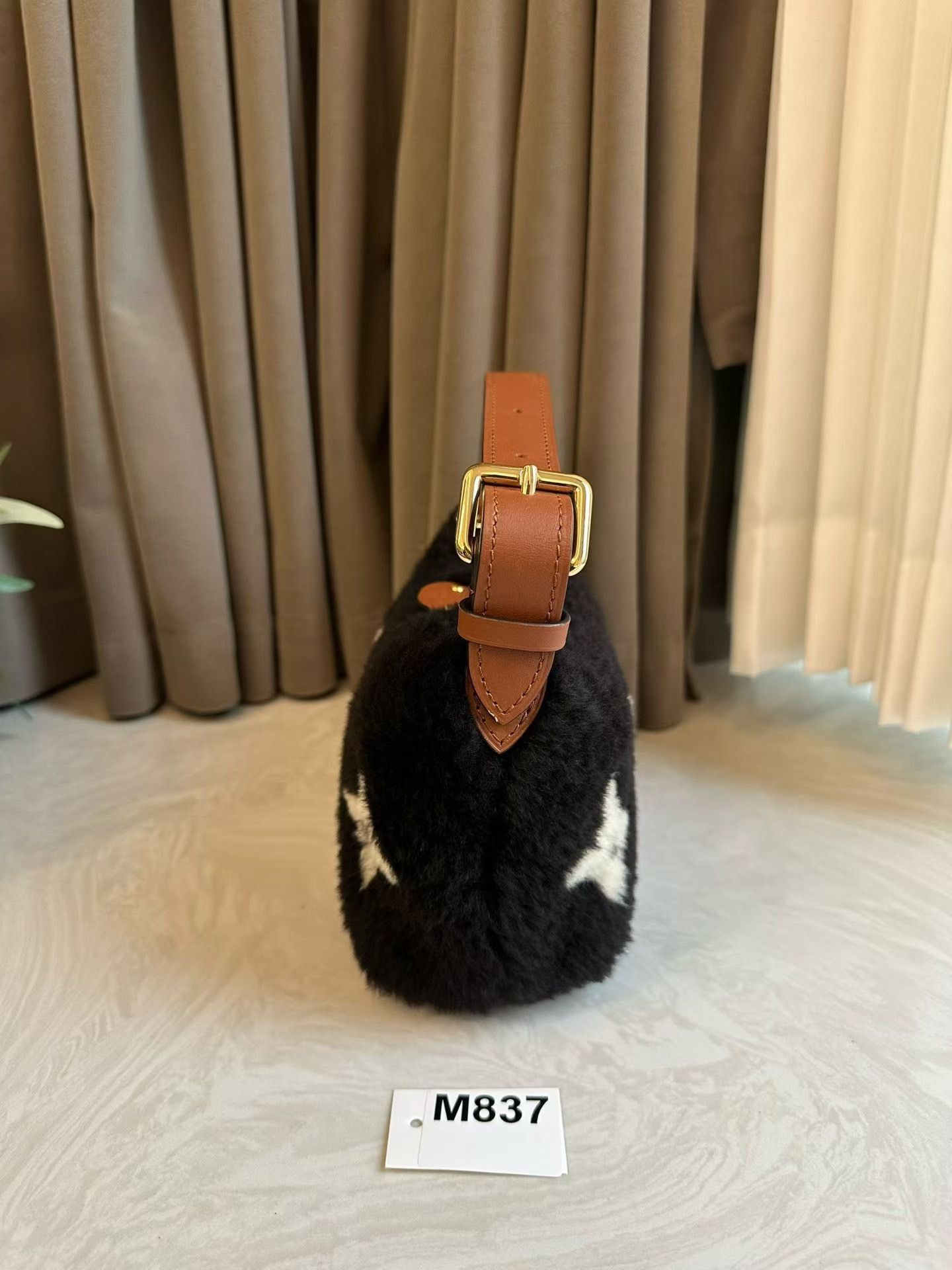 Louis Vuitton Pre-loved Bag Very good condition Size ONE SIZE - 4 Thumbnail