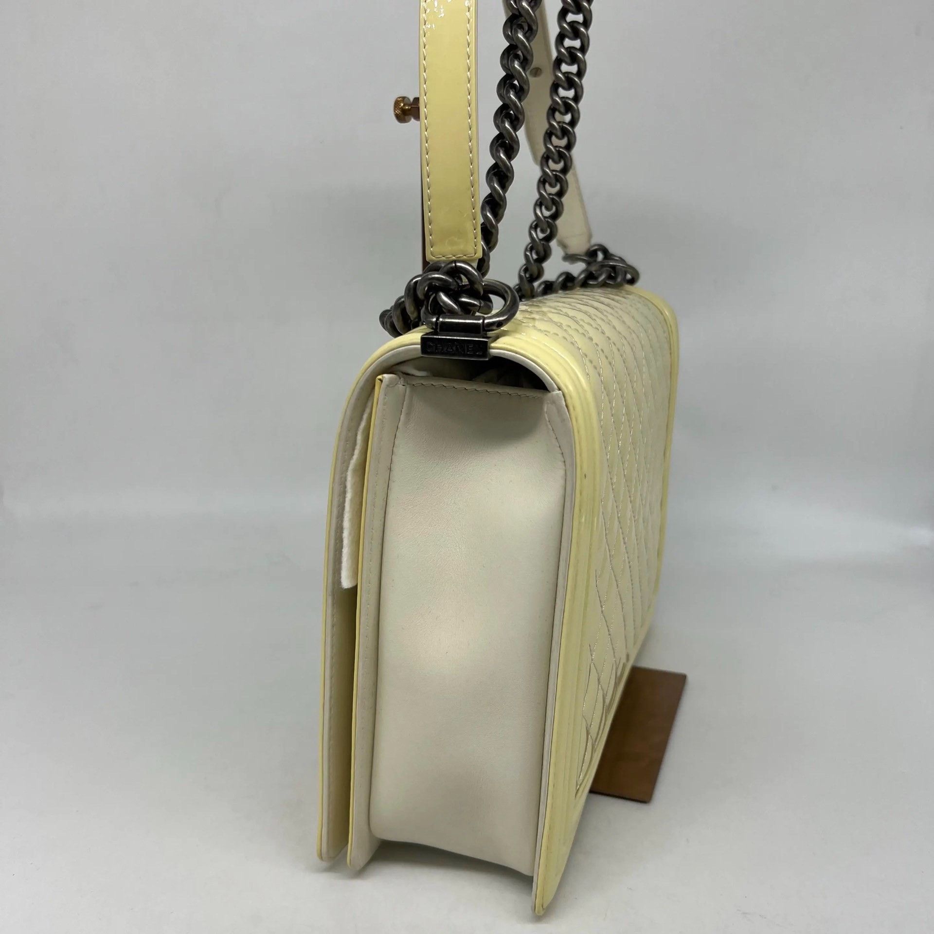 Chanel Pre-loved Bag Very good condition Size ONE SIZE - 8 Thumbnail