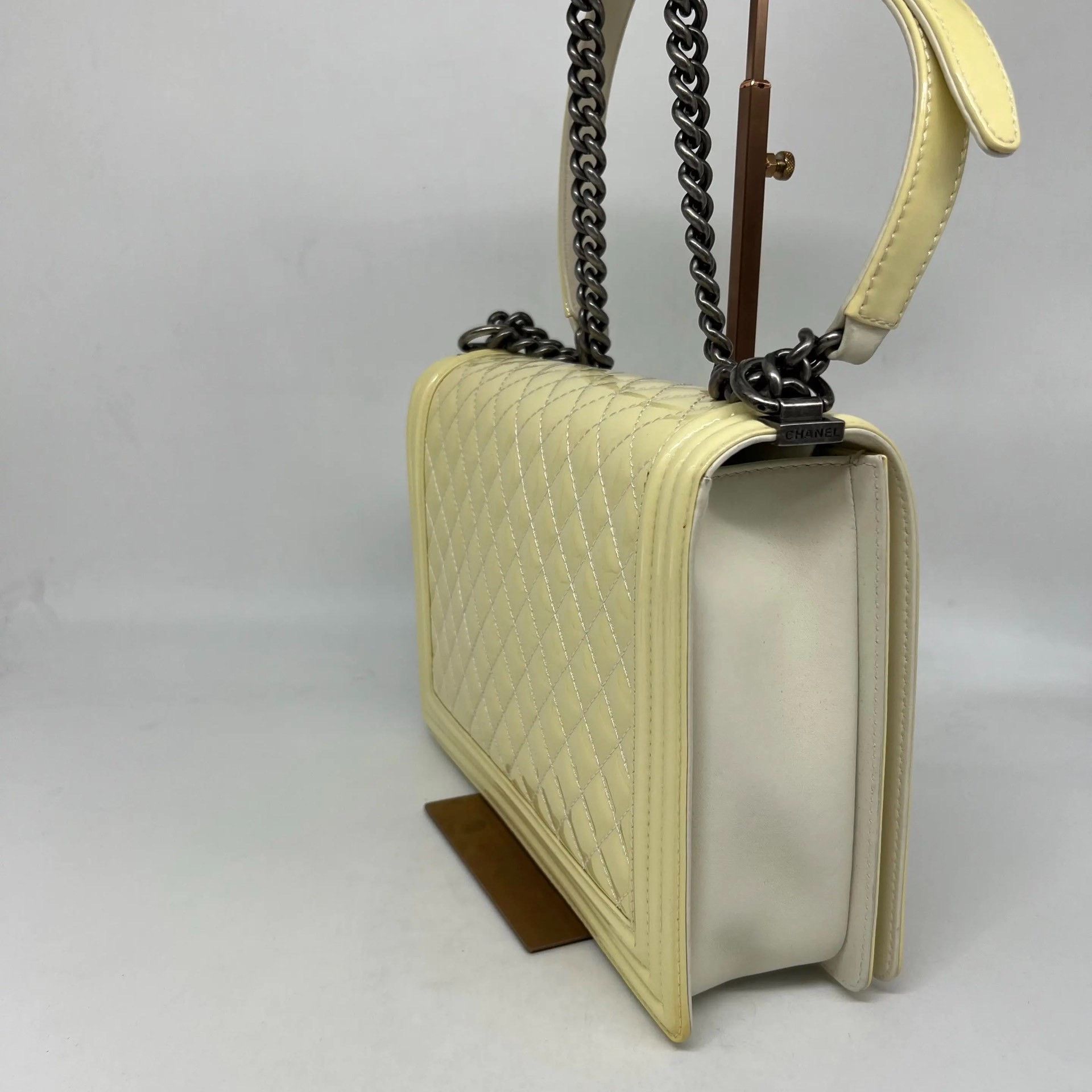 Chanel Pre-loved Bag Very good condition Size ONE SIZE - 7 Thumbnail