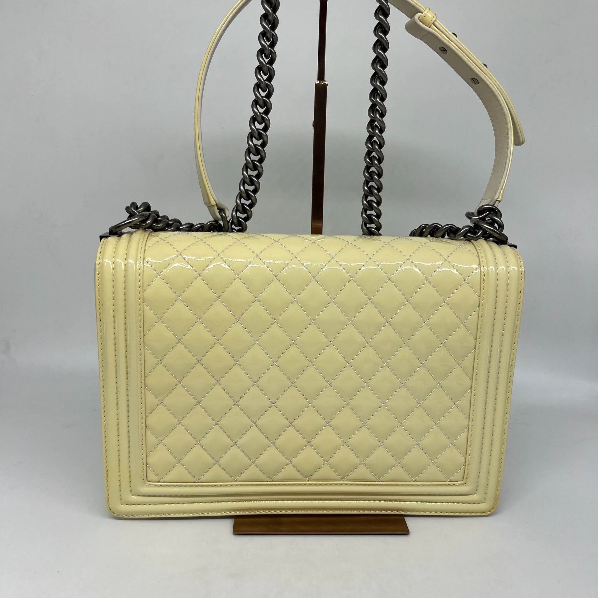 Chanel Pre-loved Bag Very good condition Size ONE SIZE - 4 Thumbnail