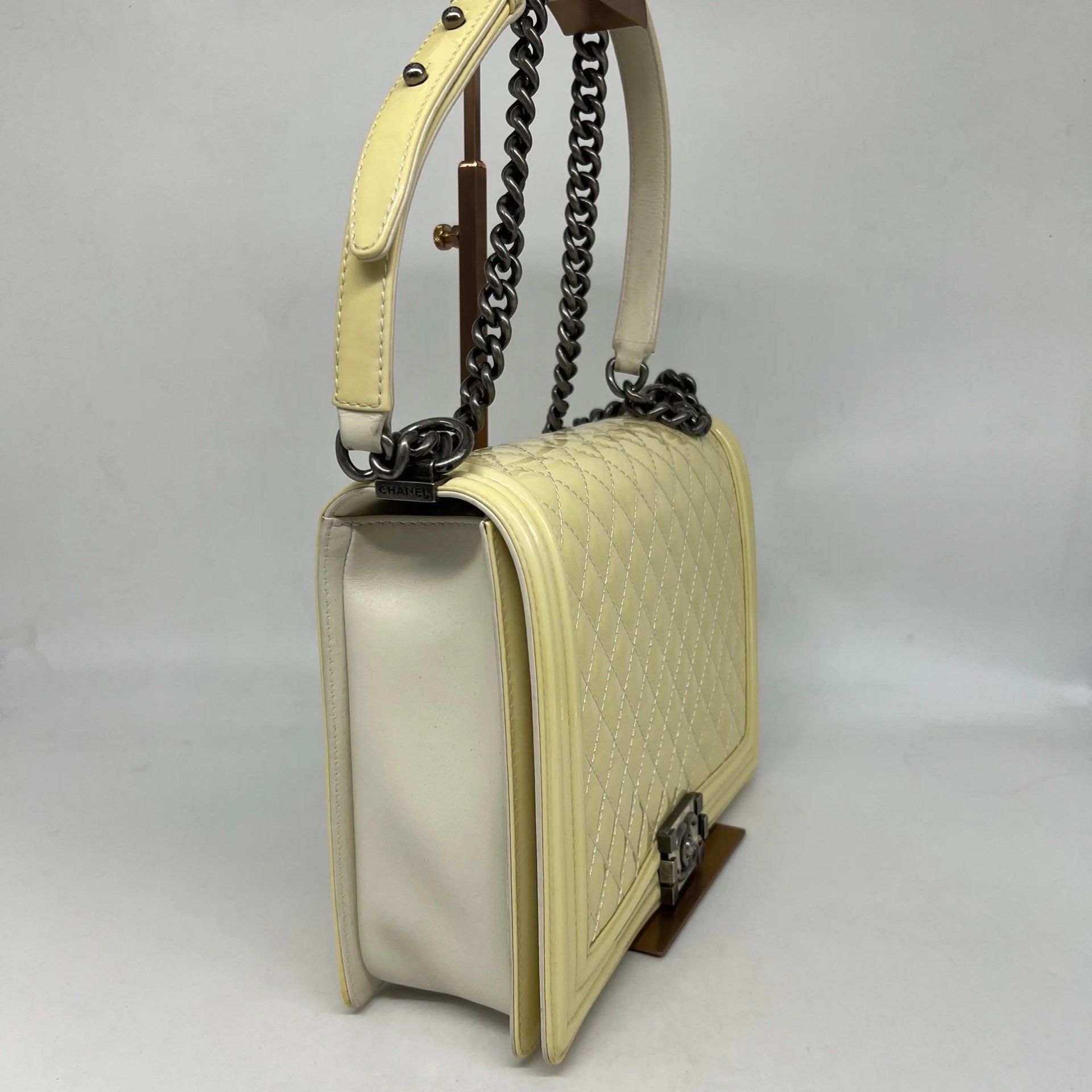 Chanel Pre-loved Bag Very good condition Size ONE SIZE - 2 Thumbnail