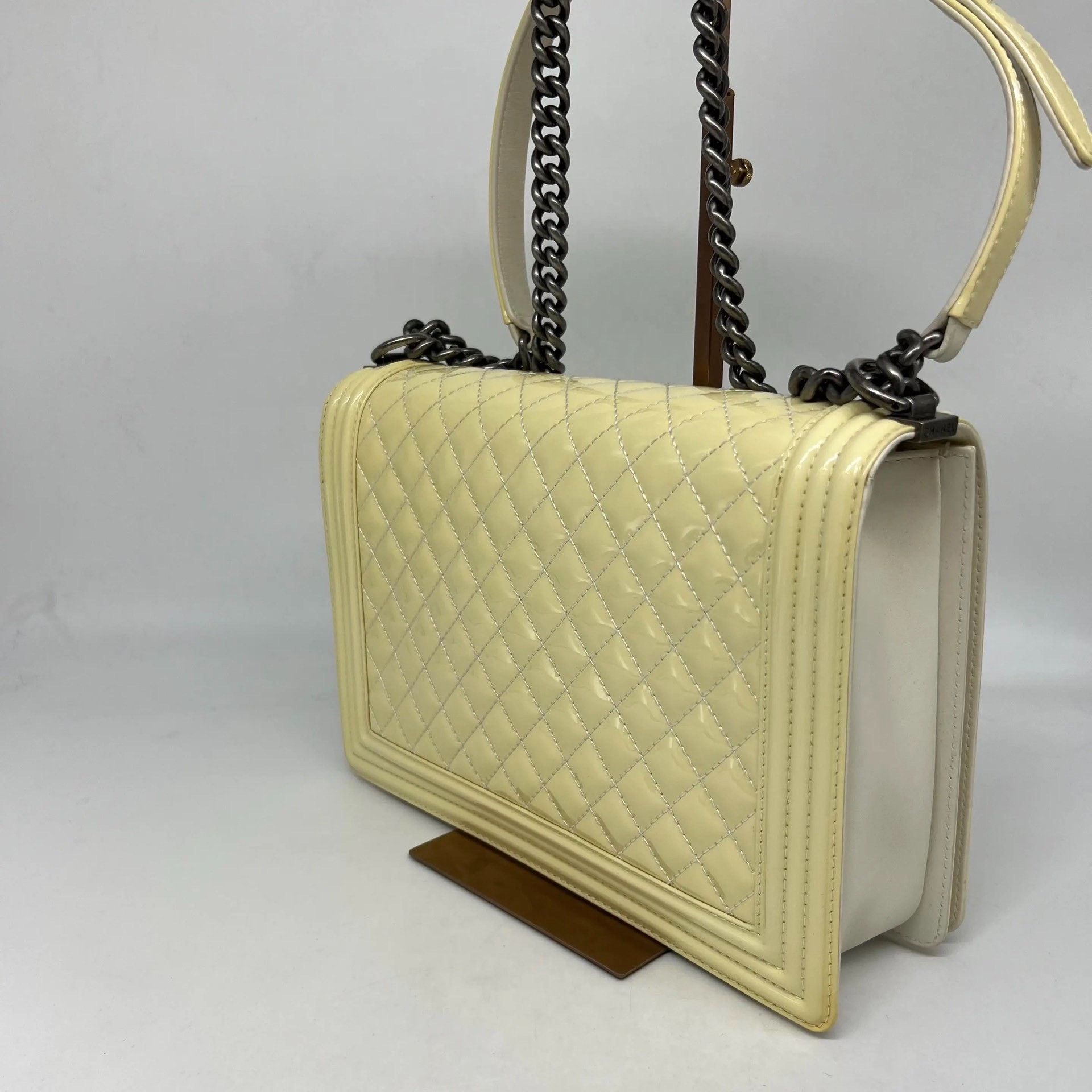 Chanel Pre-loved Bag Very good condition Size ONE SIZE - 6 Thumbnail